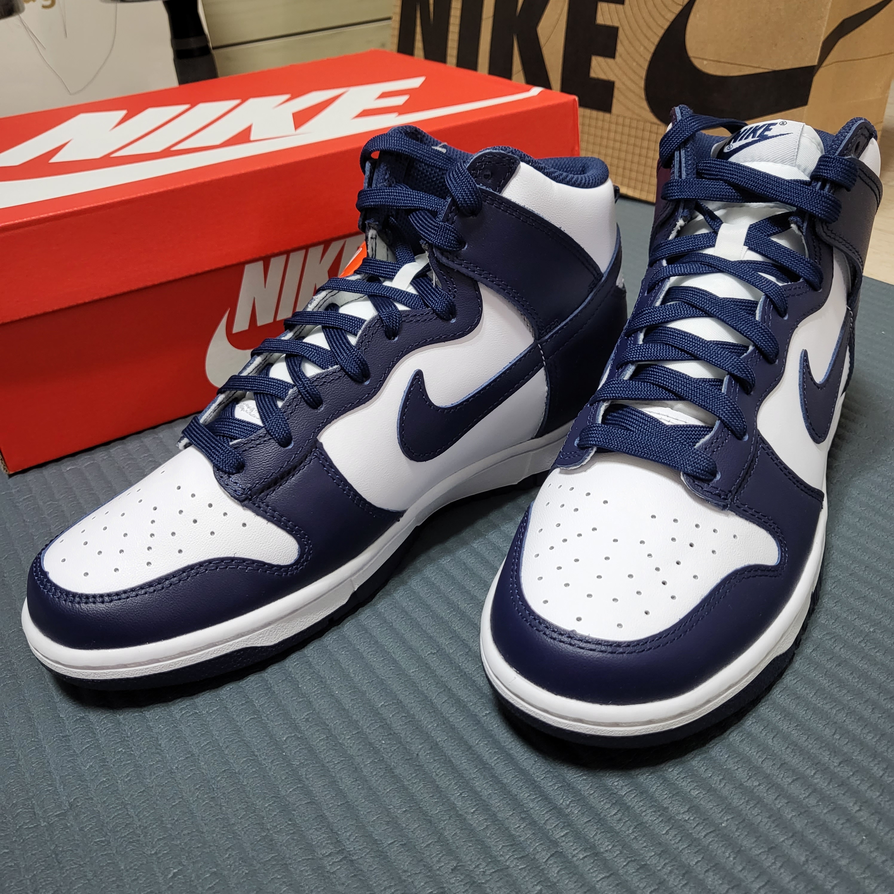 Nike Dunk High Retro Championship Navy 착용 스타일 - 1