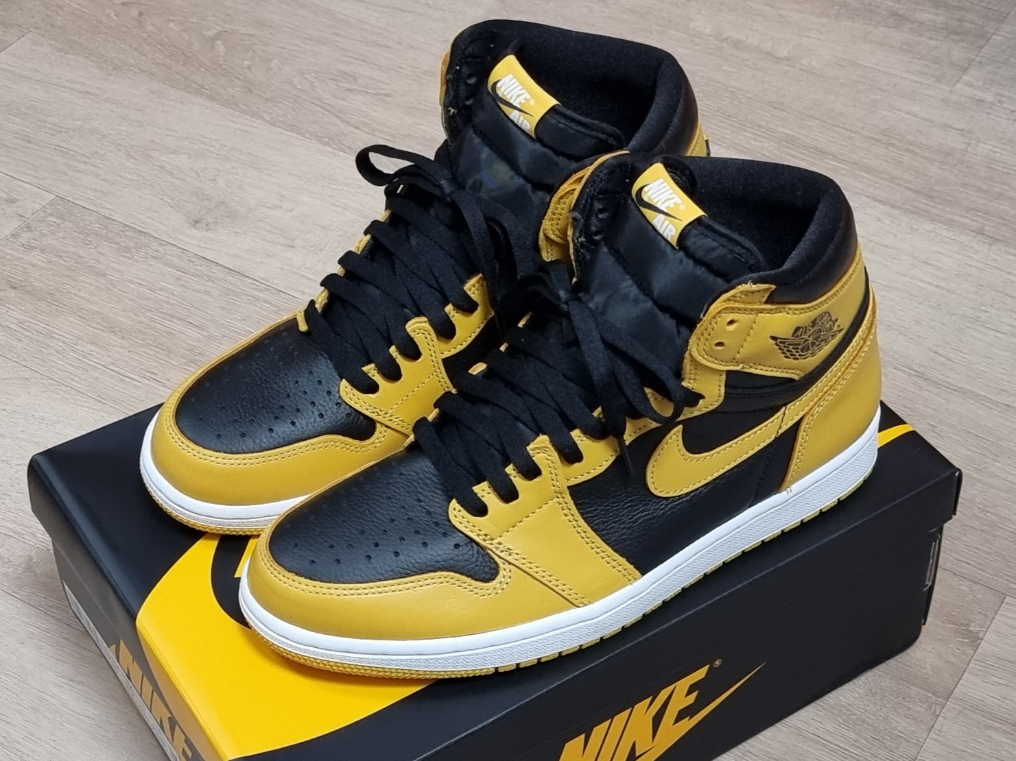 Jordan 1 Retro High OG Pollen 착용 스타일