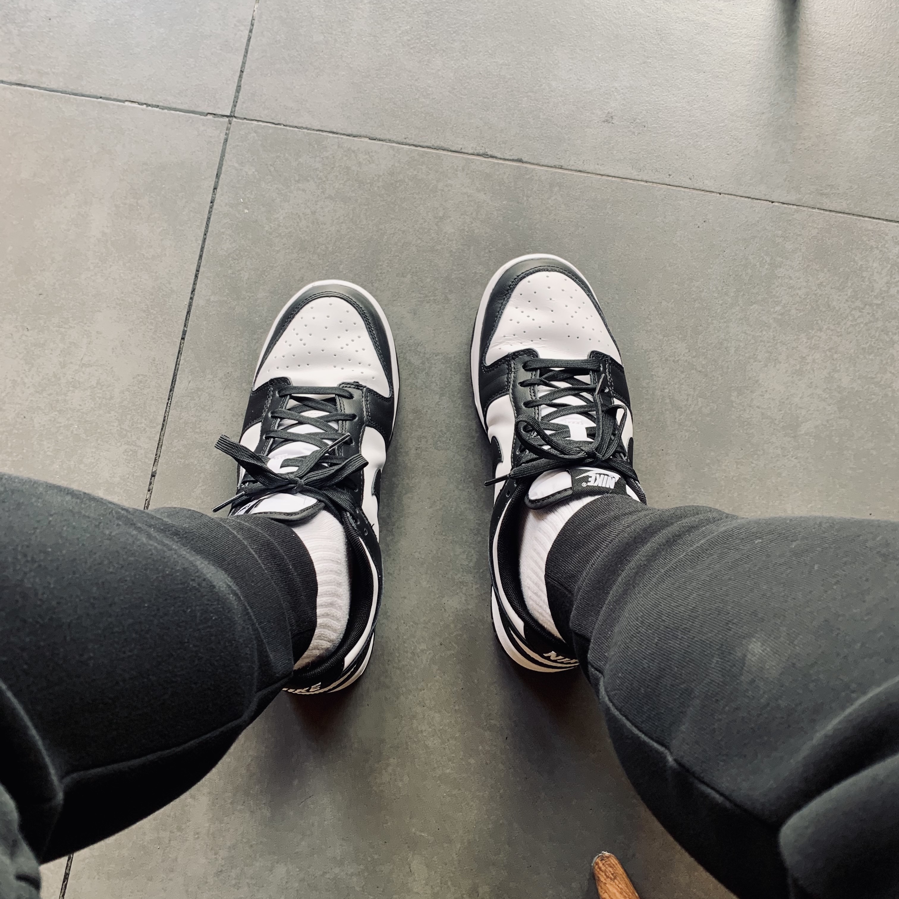 Nike Dunk Low Retro Black 착용 스타일 - 1