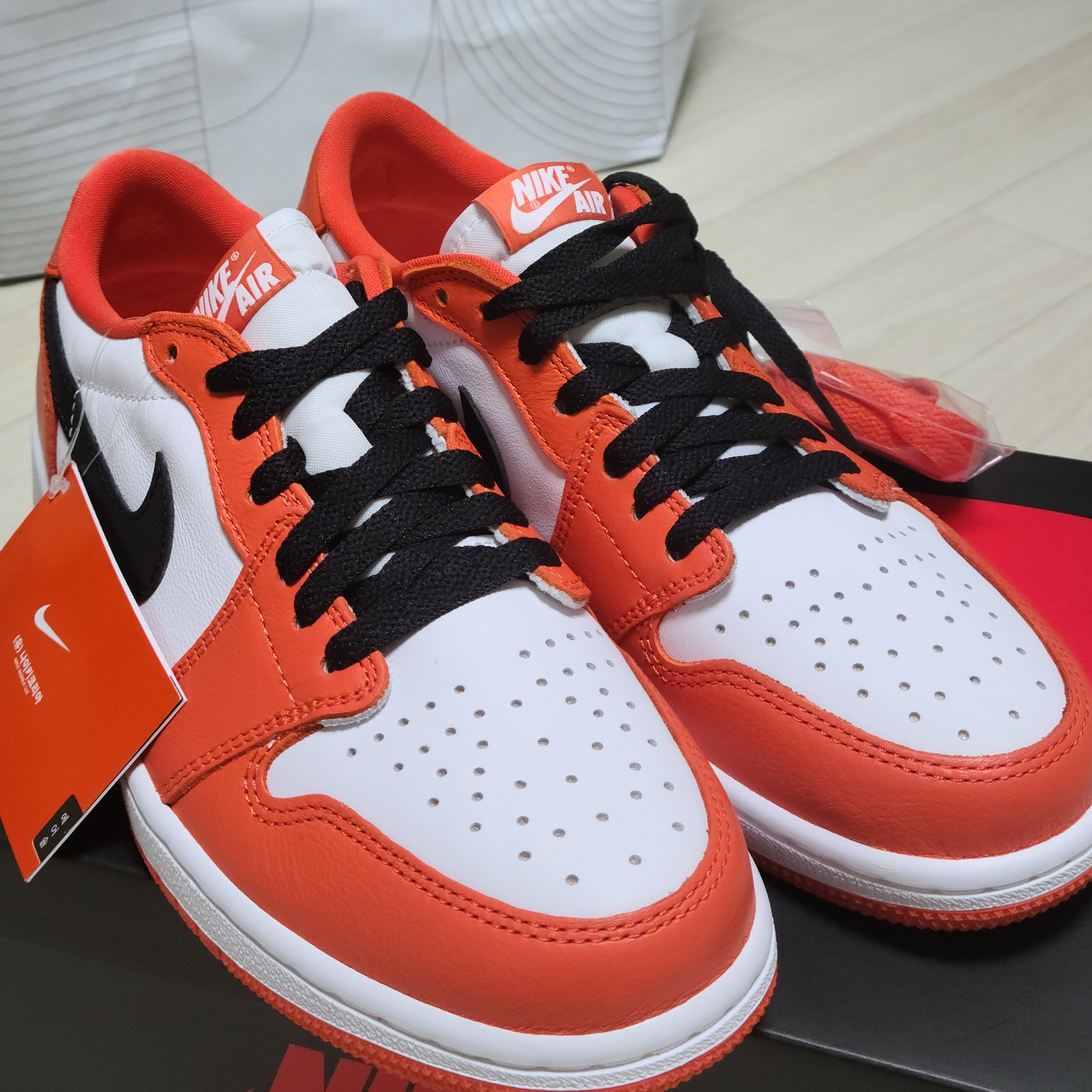 Jordan 1 Low OG Starfish 착용 스타일