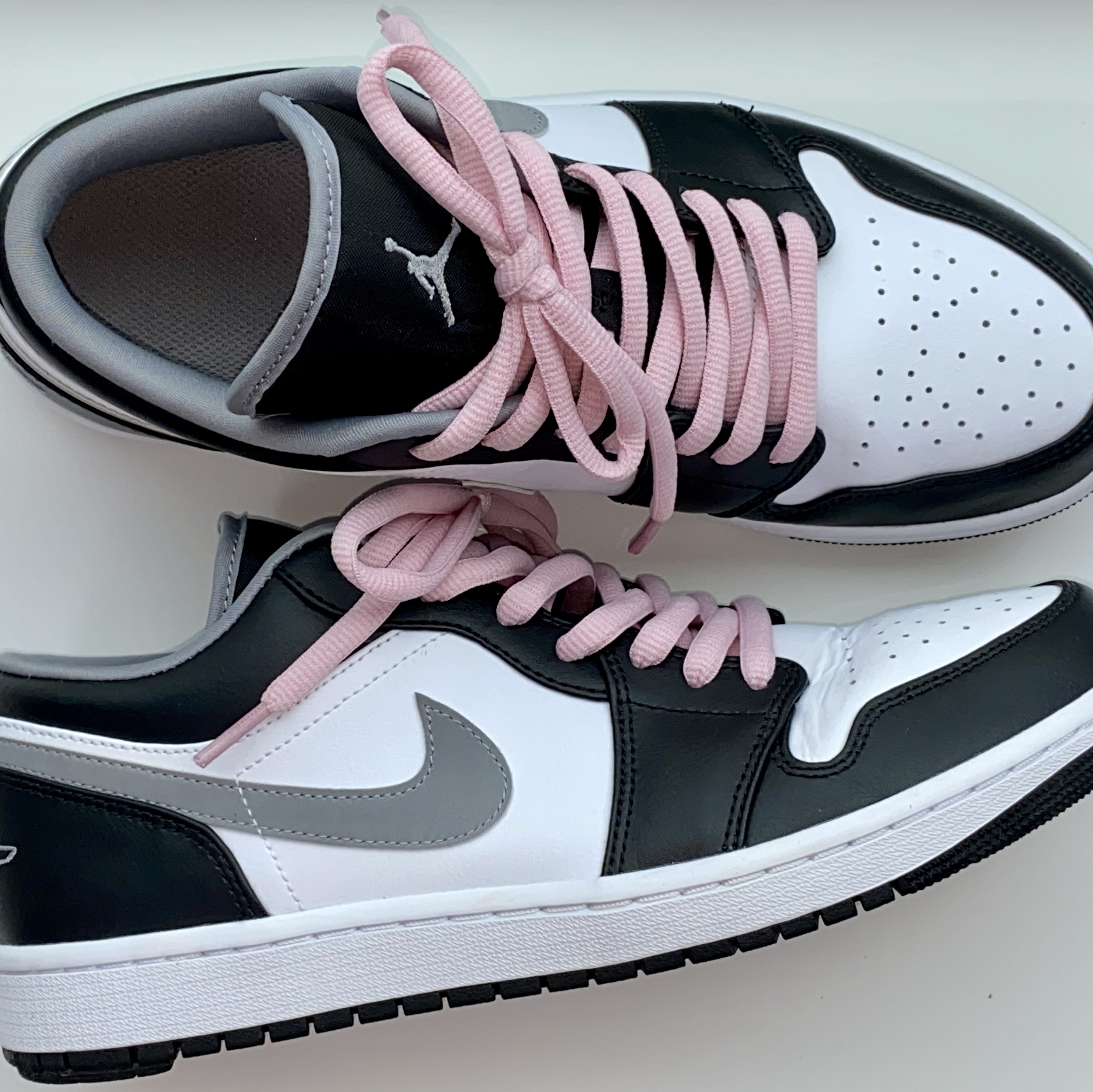 Jordan 1 Low Black Particle Grey 착용 스타일 - 1