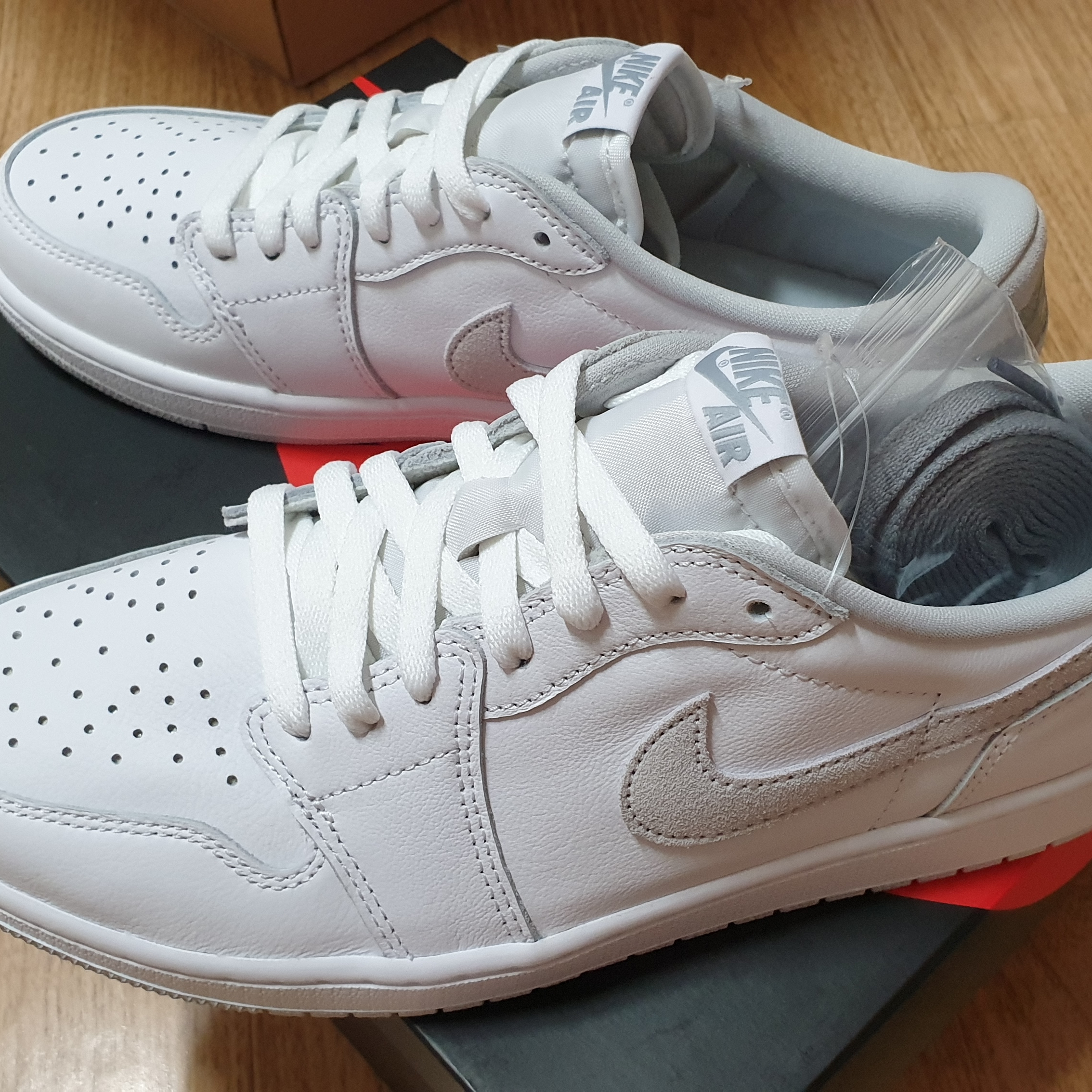Jordan 1 Low OG Neutral Grey 착용 스타일 - 1