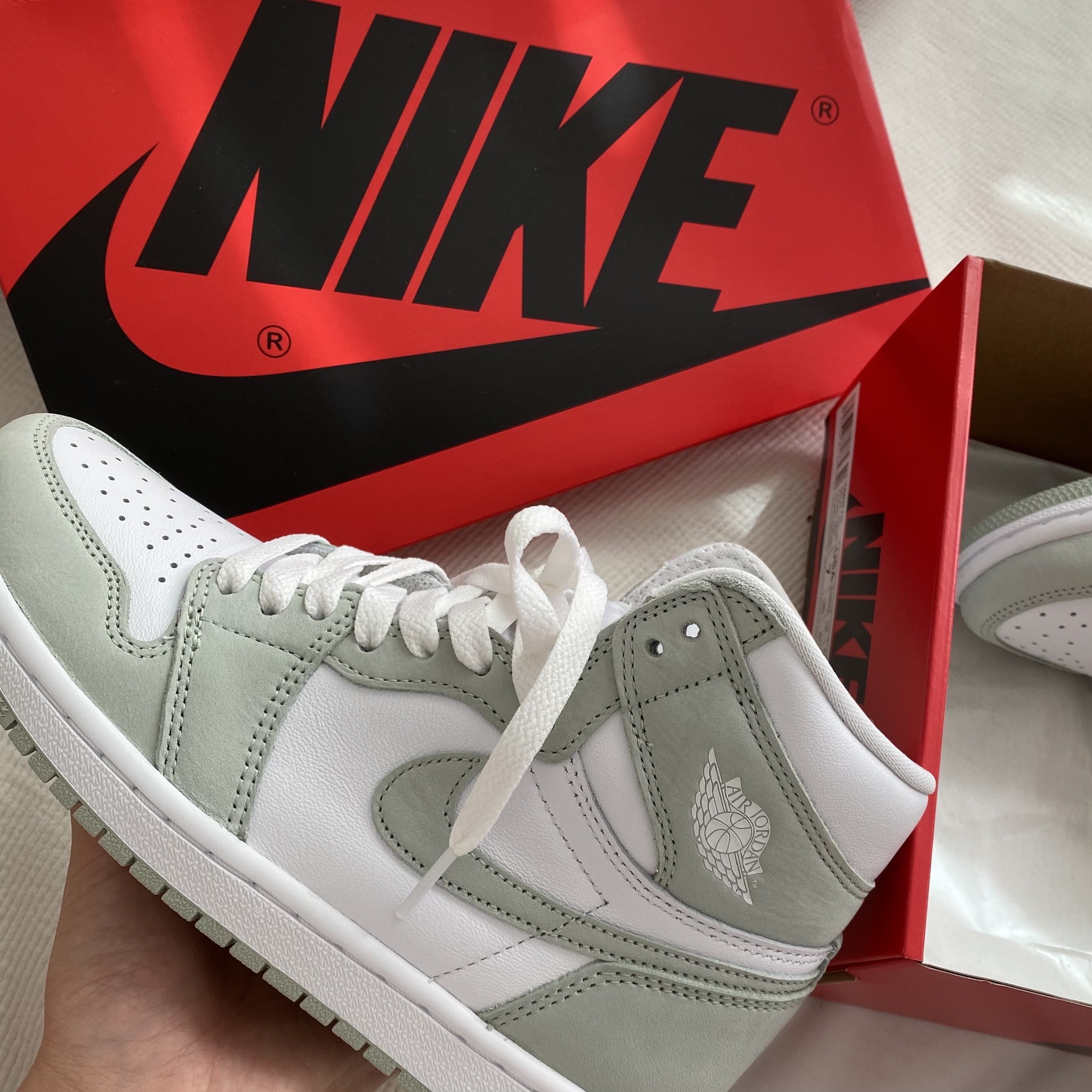 (W) Jordan 1 Retro High OG Seafoam 착용 스타일 - 2