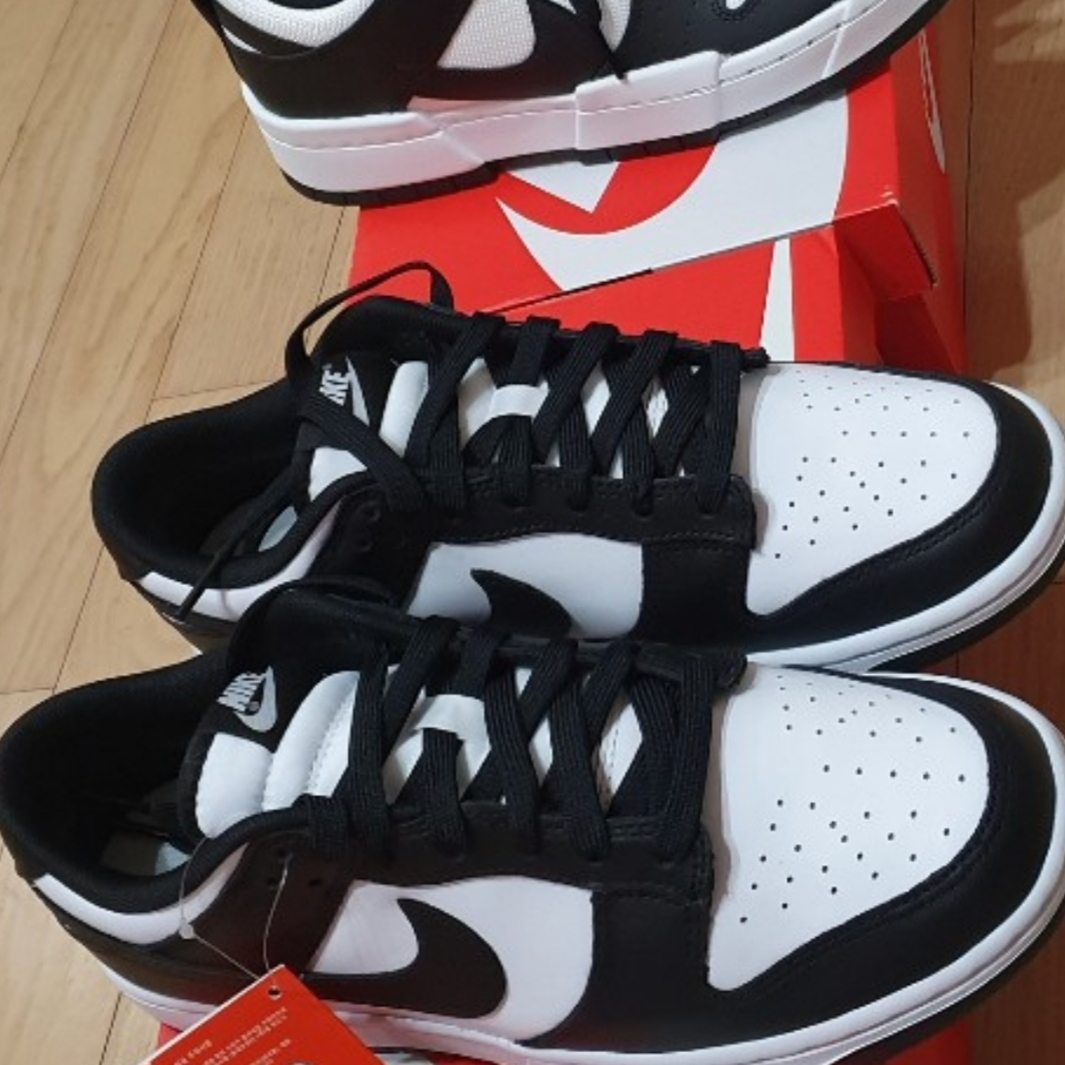 Nike Dunk Low Retro Black, (W) Nike Dunk Low Disrupt Black White 착용 스타일 - 2