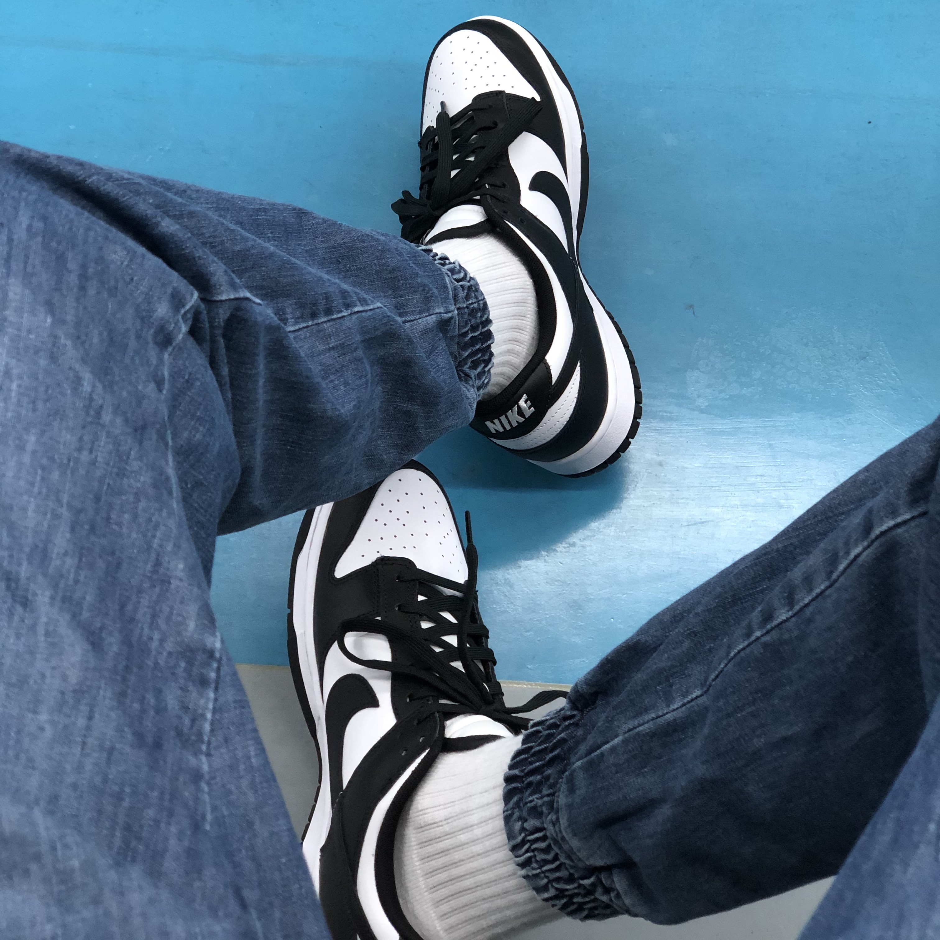 Nike Dunk Low Retro Black 착용 스타일 - 2