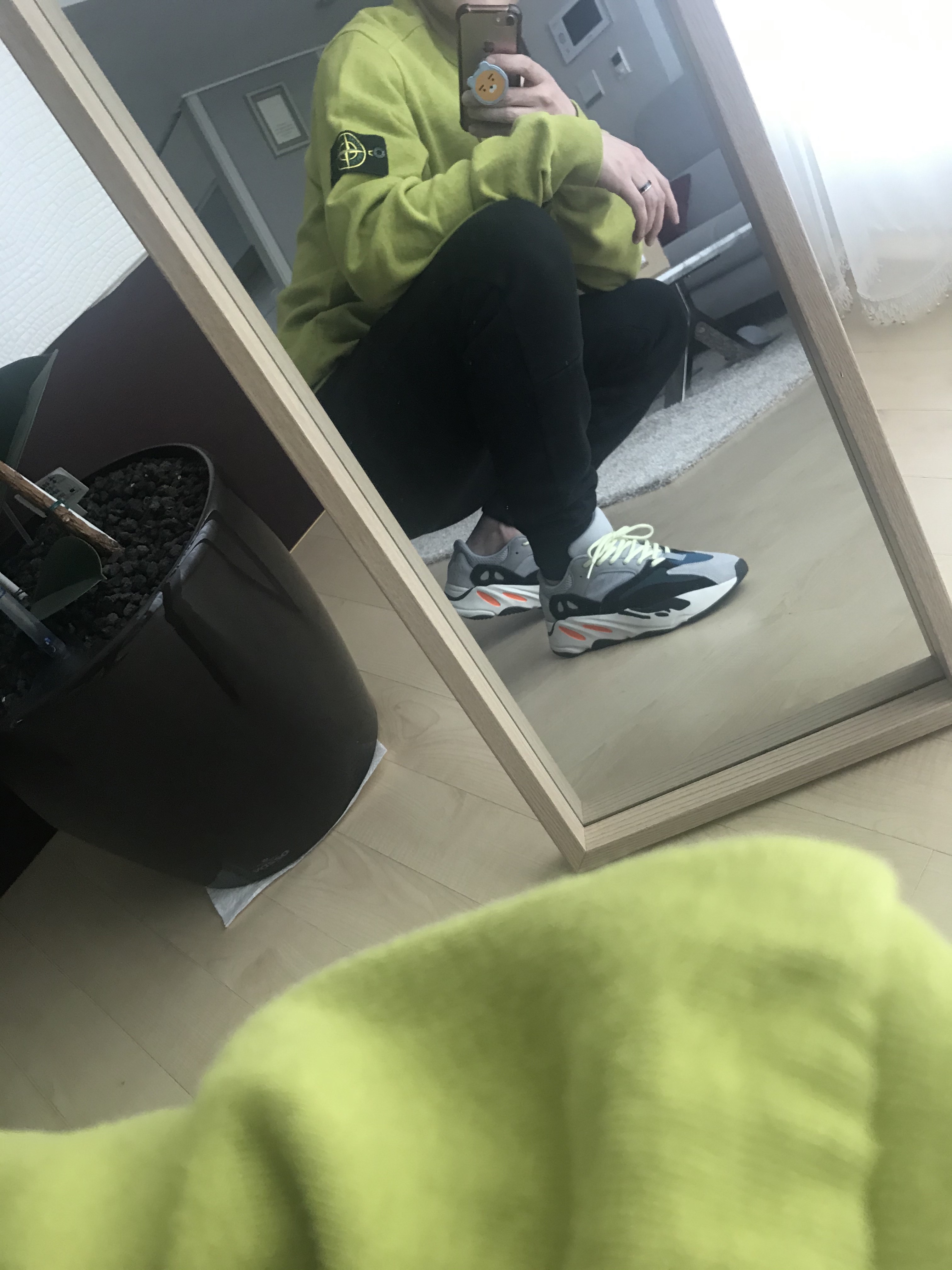 Adidas Yeezy Boost 700 Wave Runner Solid Grey 2017/2019 착용 스타일