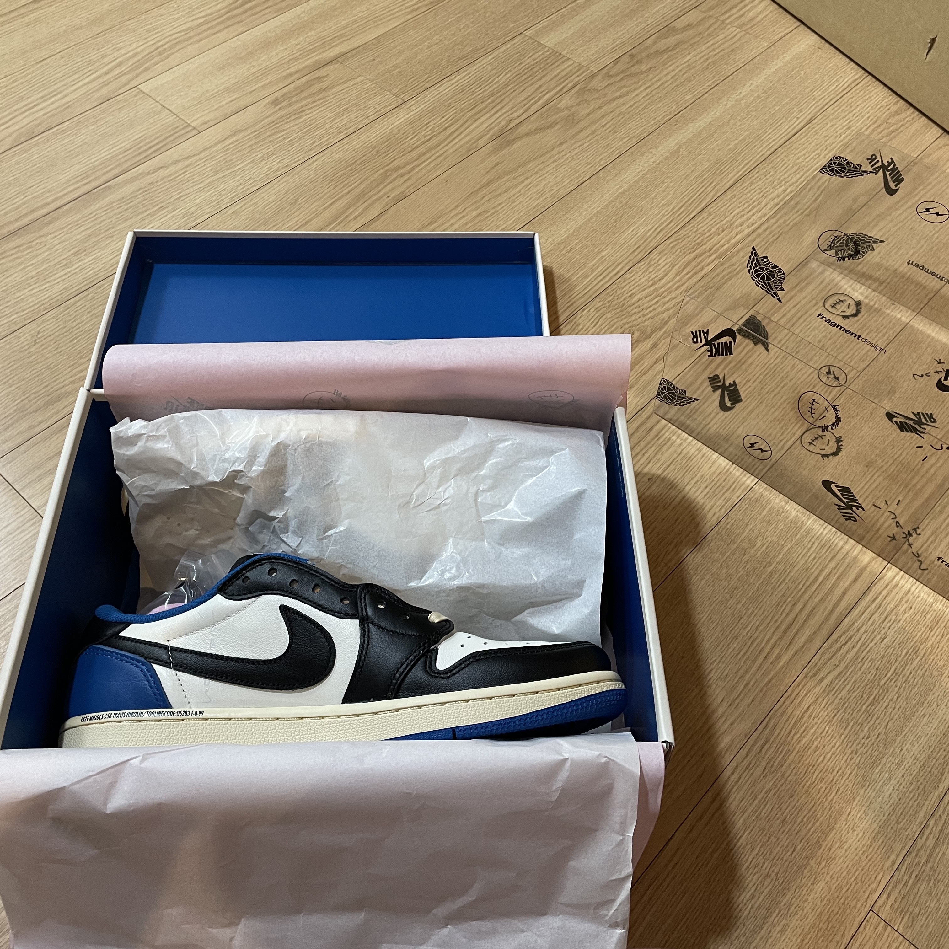 Jordan 1 x Travis Scott x Fragment Retro Low OG SP Military Blue 착용 스타일 - 2