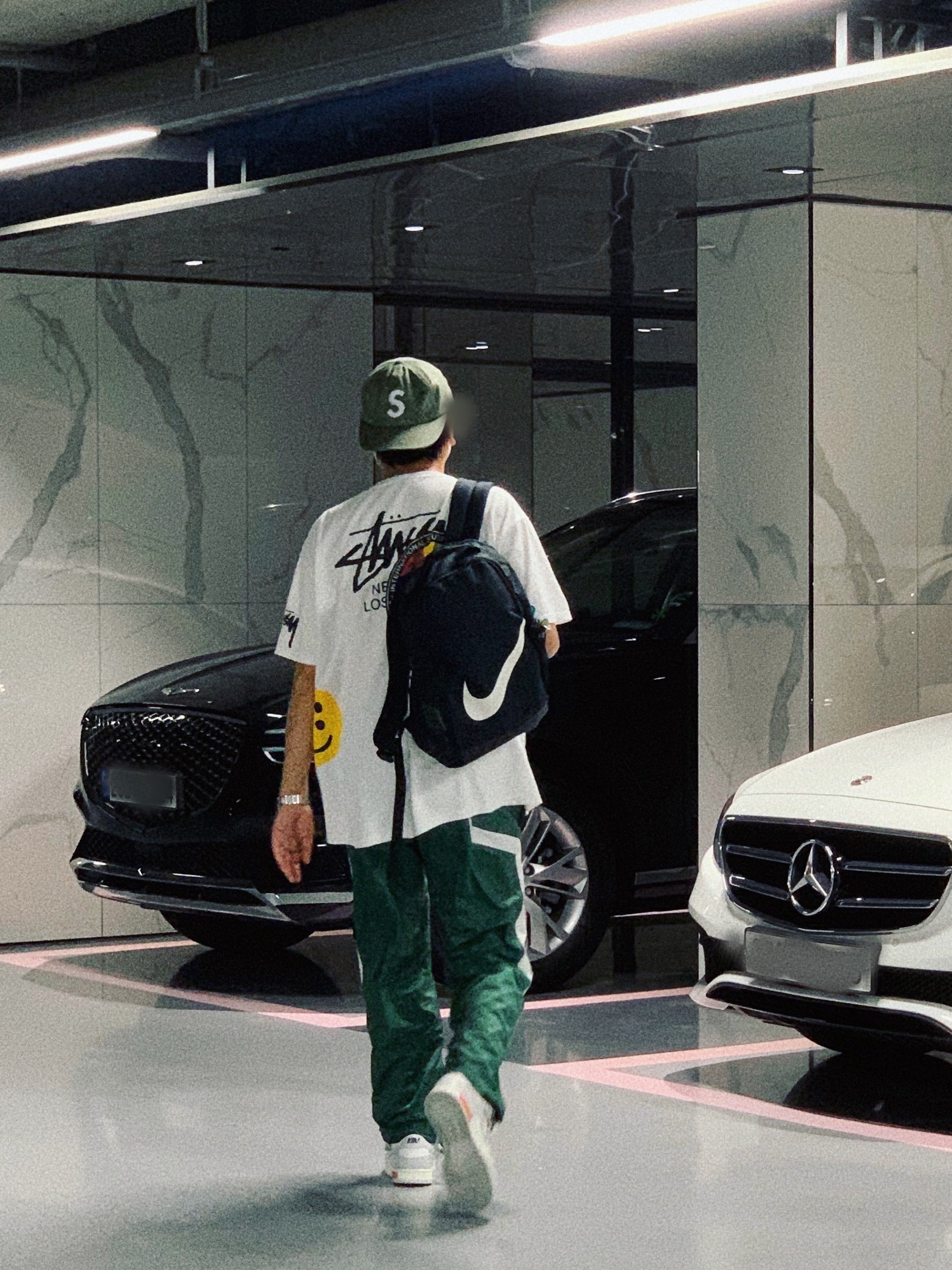 Stussy x Cactus Plant Flea Market USA 2019 T-Shirt White, Nike x Off-White Dunk Low The 50 - Lot 46 착용 스타일 - 1