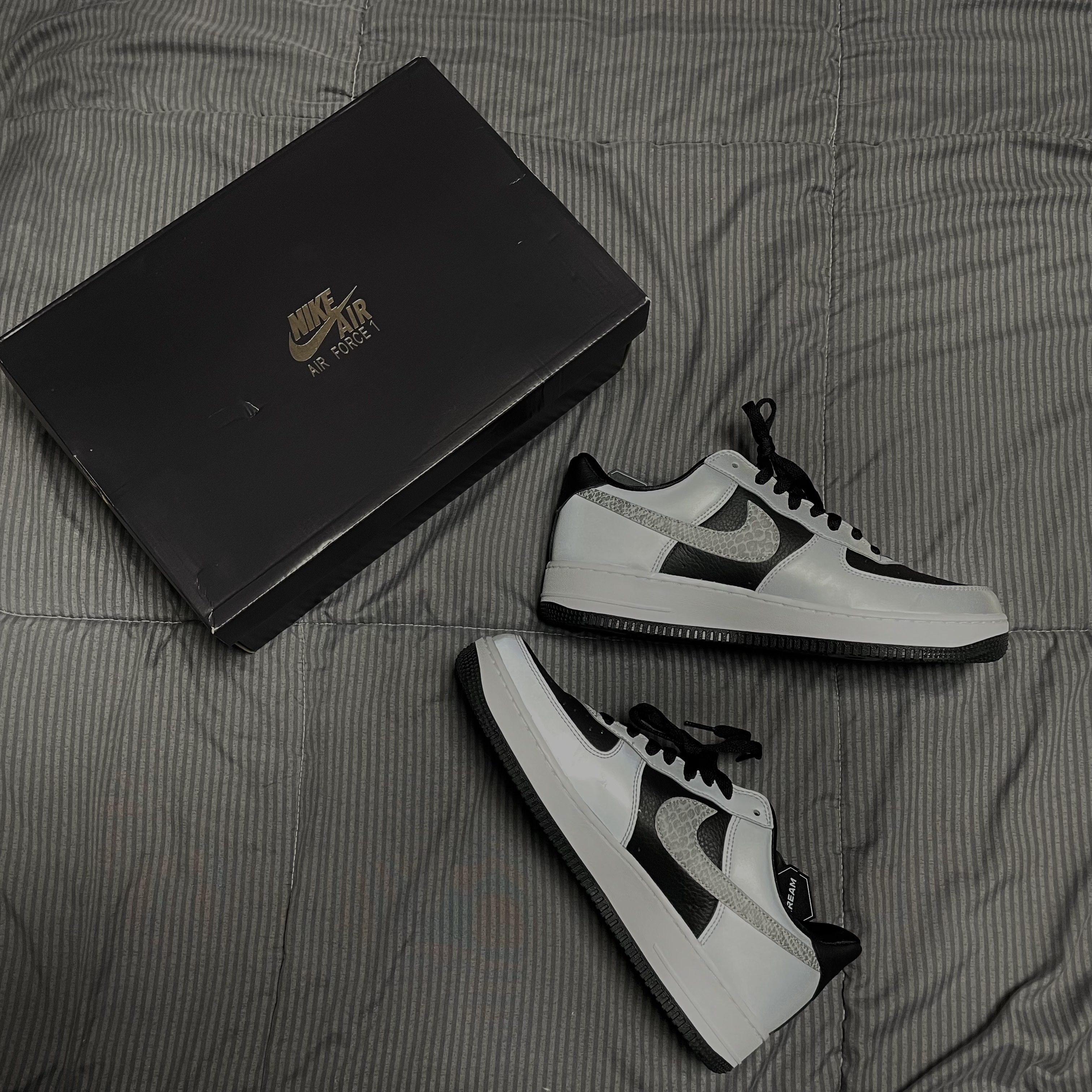 Nike Air Force 1 B Silver Snake 착용 스타일