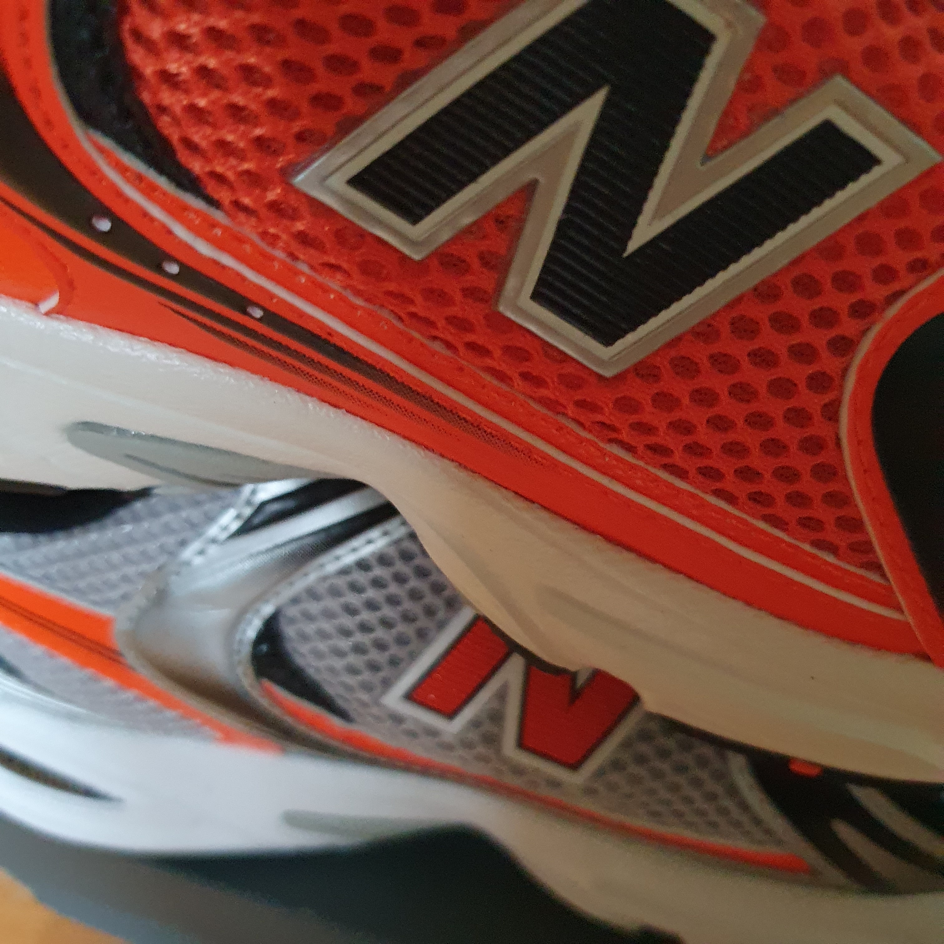 New Balance 530 Neon Orange, New Balance 530 Metal Orange 착용 스타일 - 3