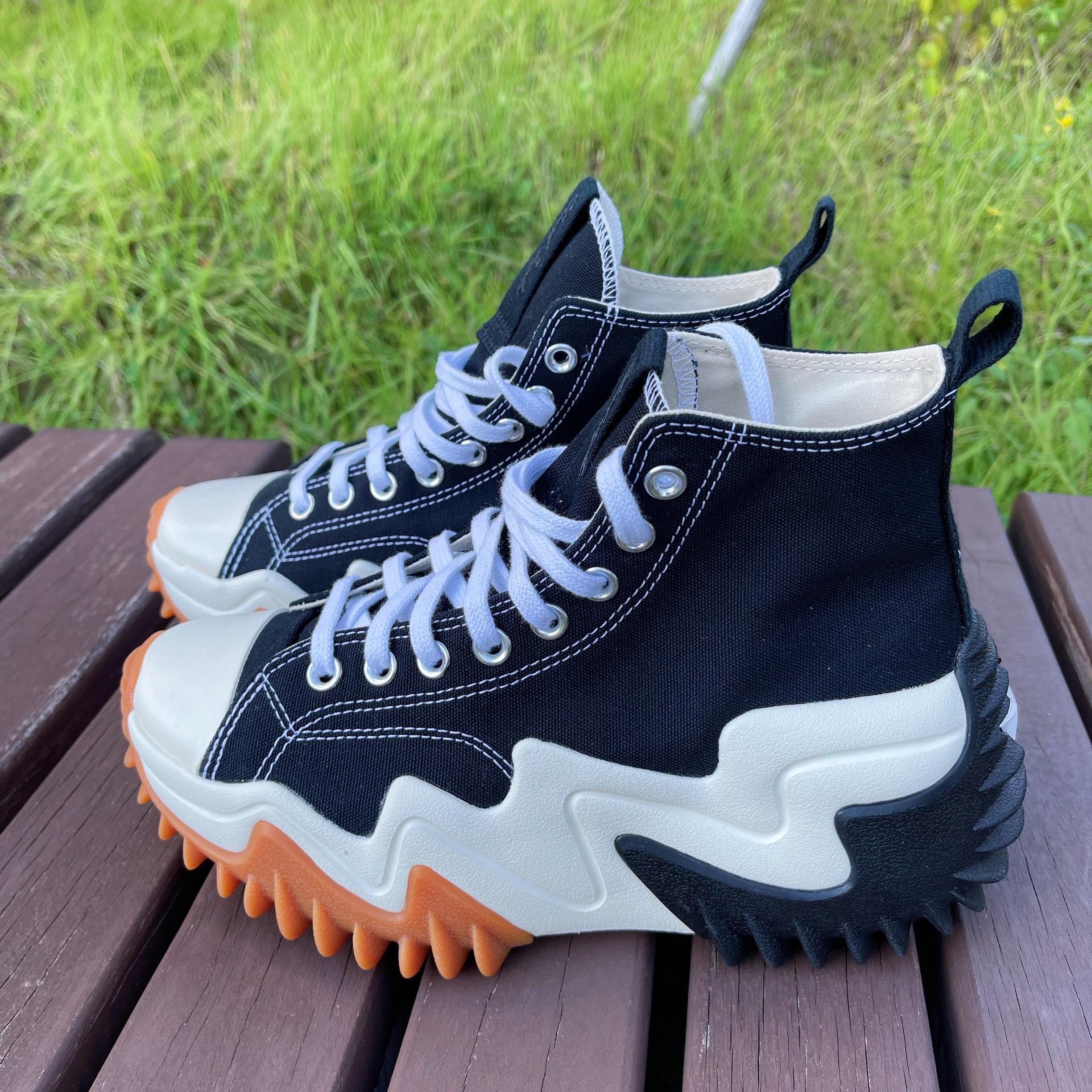Converse Run Star Motion High Black 착용 스타일 - 1