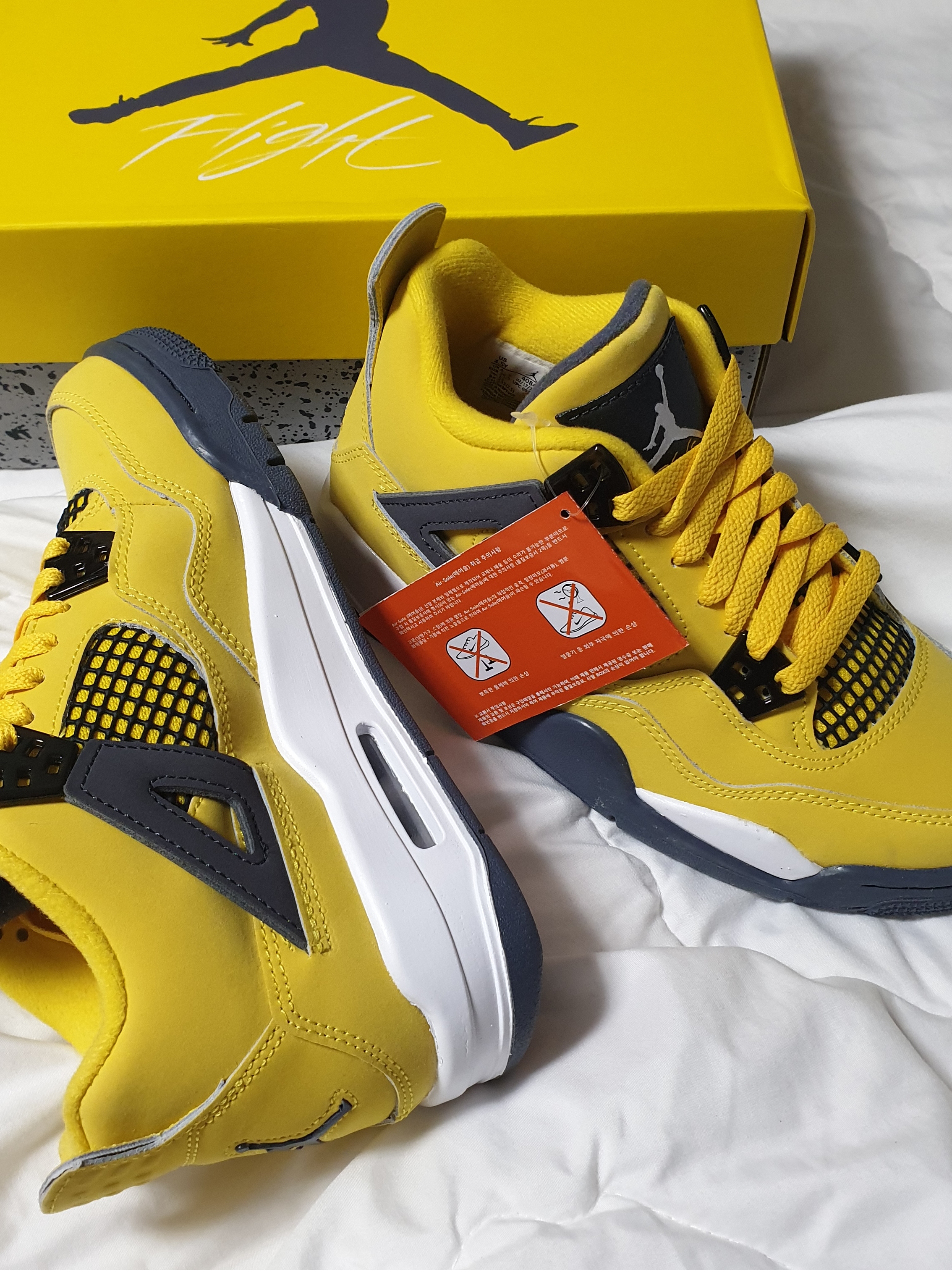 (GS) Jordan 4 Retro Tour Yellow, Jordan 4 Retro Tour Yellow 착용 스타일 - 2