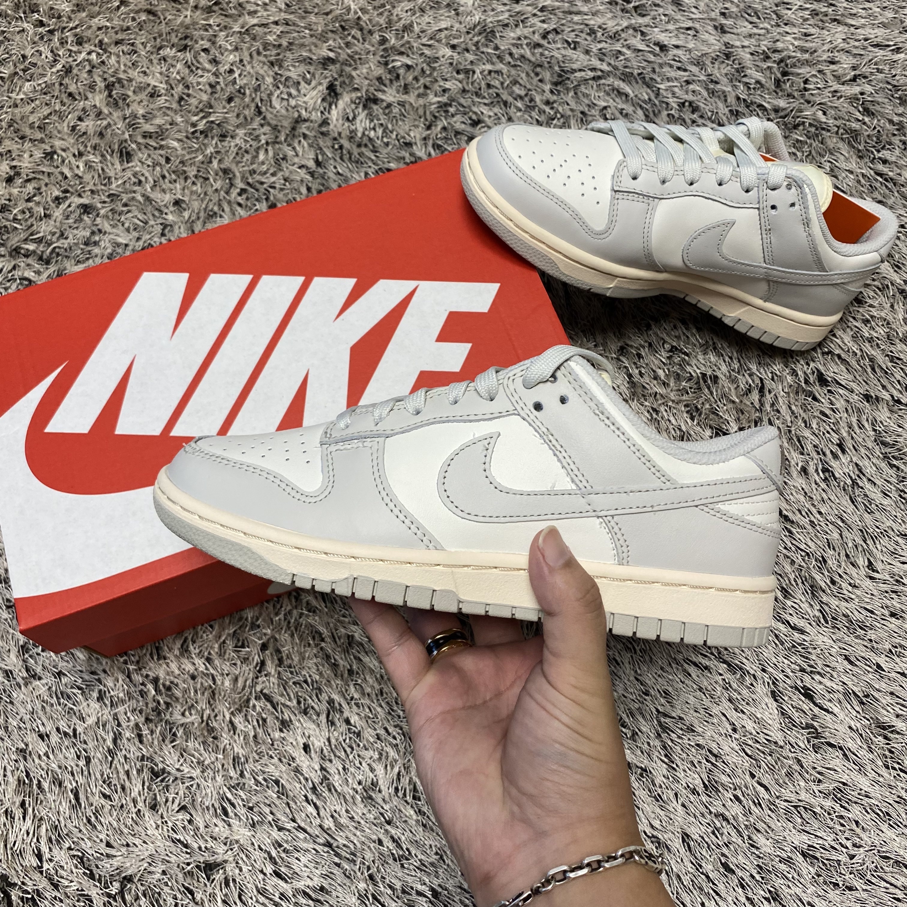 (W) Nike Dunk Low Light Bone 착용 스타일 - 1