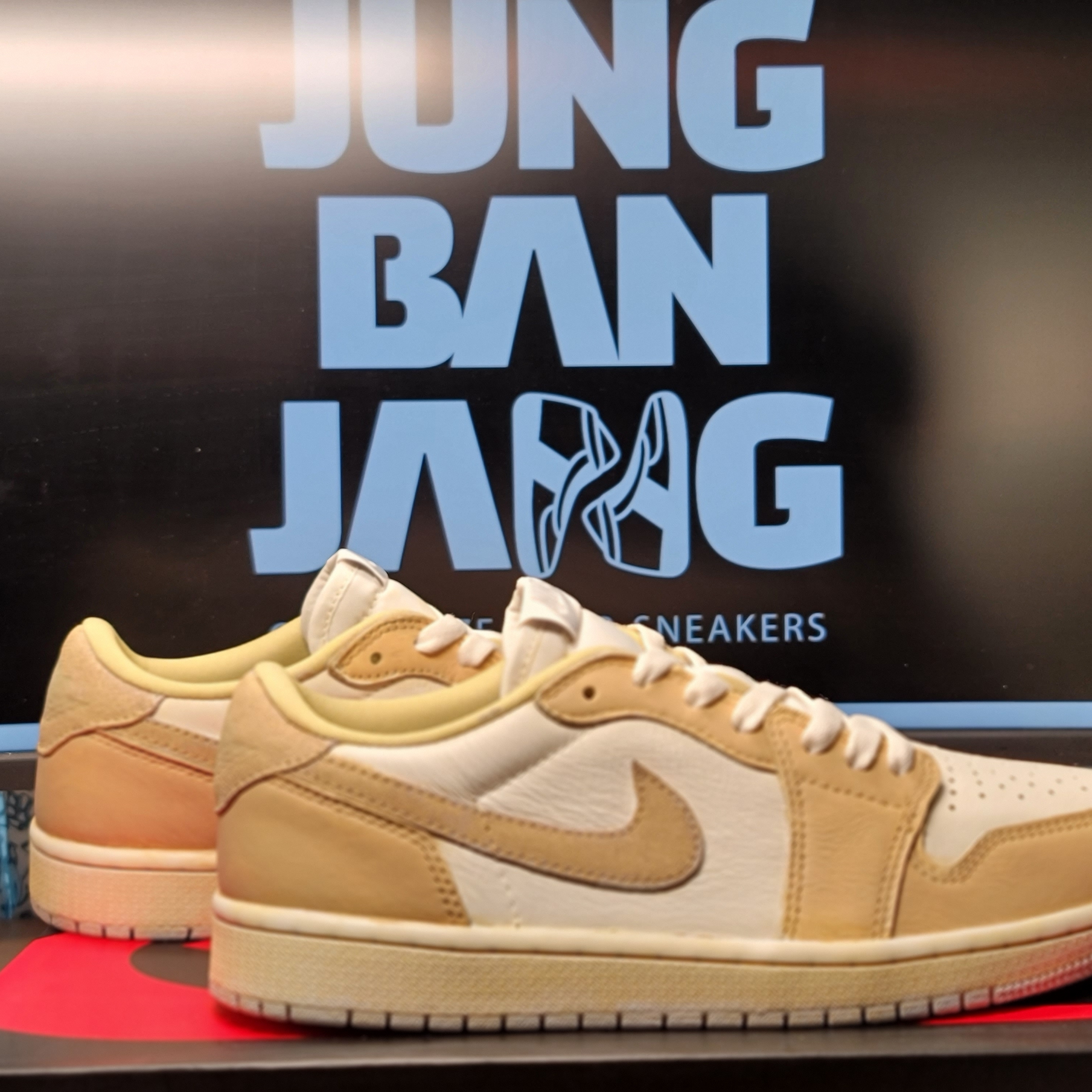 Jordan 1 Low OG Neutral Grey 착용 스타일 - 2