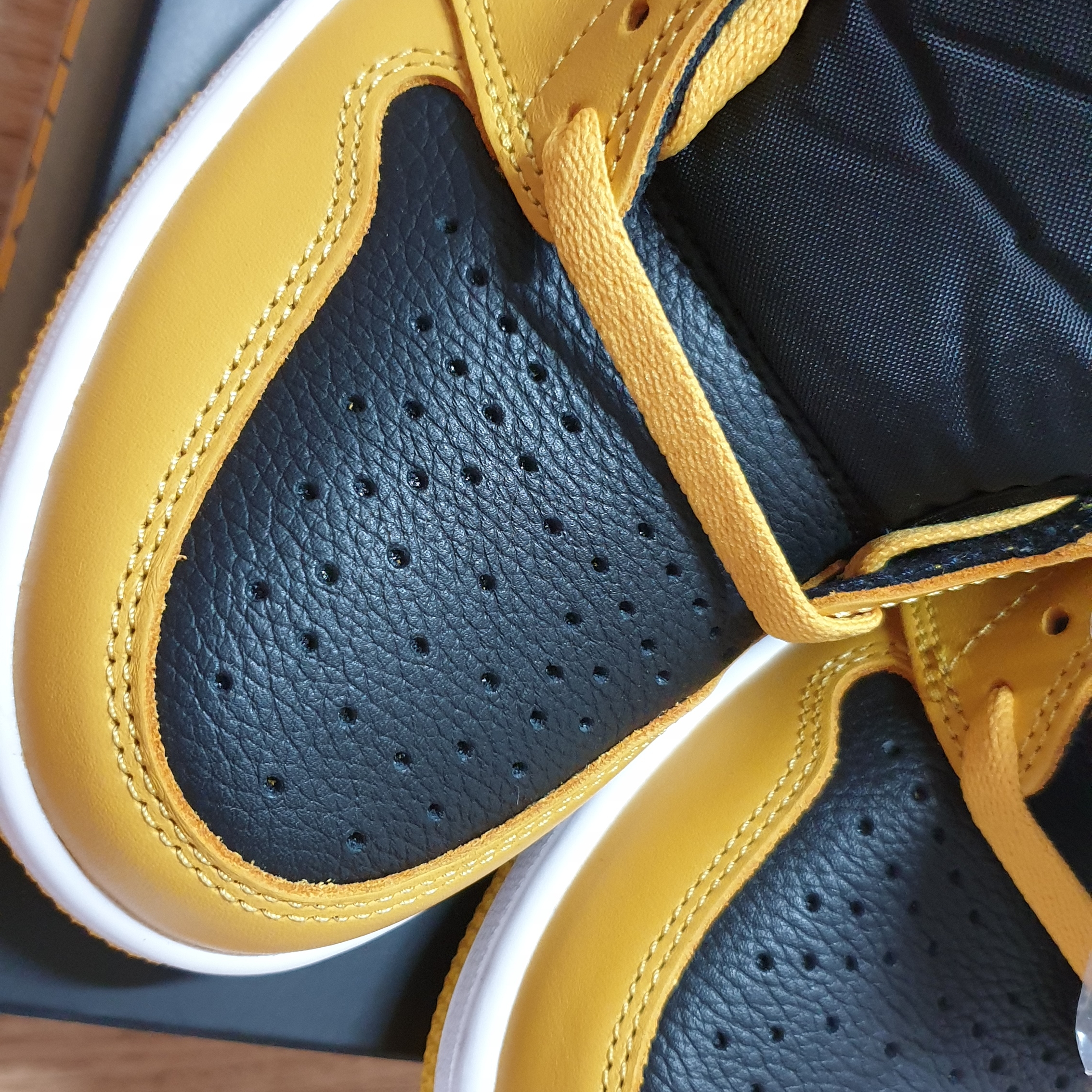 Jordan 1 Retro High OG Pollen 착용 스타일 - 5