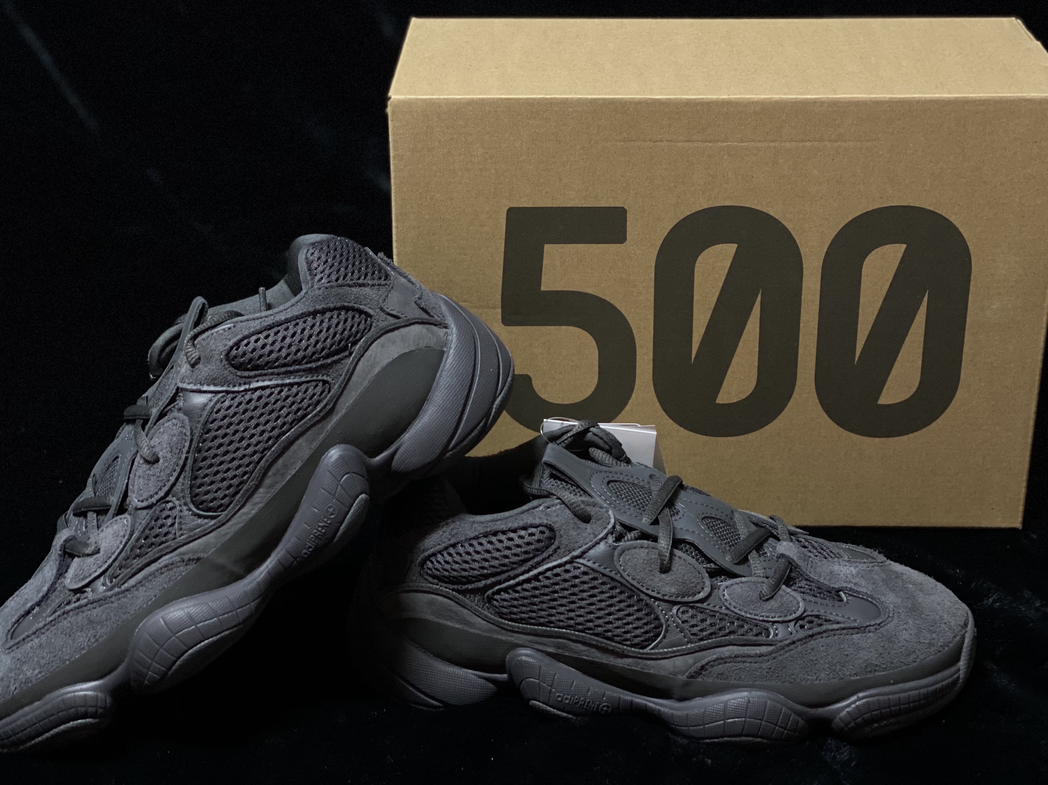 Adidas Yeezy 500 Utility Black 2018/2020 착용 스타일 - 4