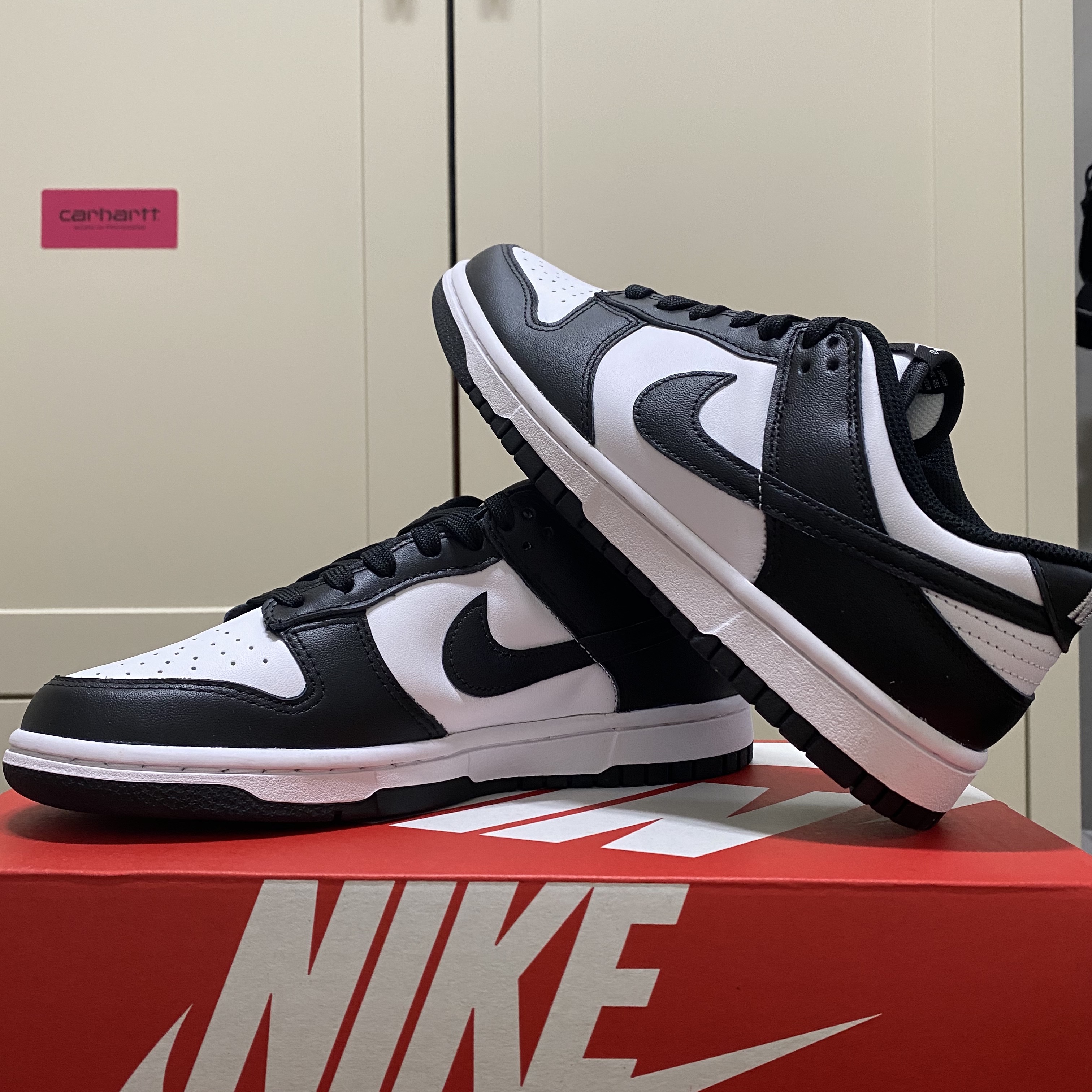Nike Dunk Low Retro Black 착용 스타일 - 2