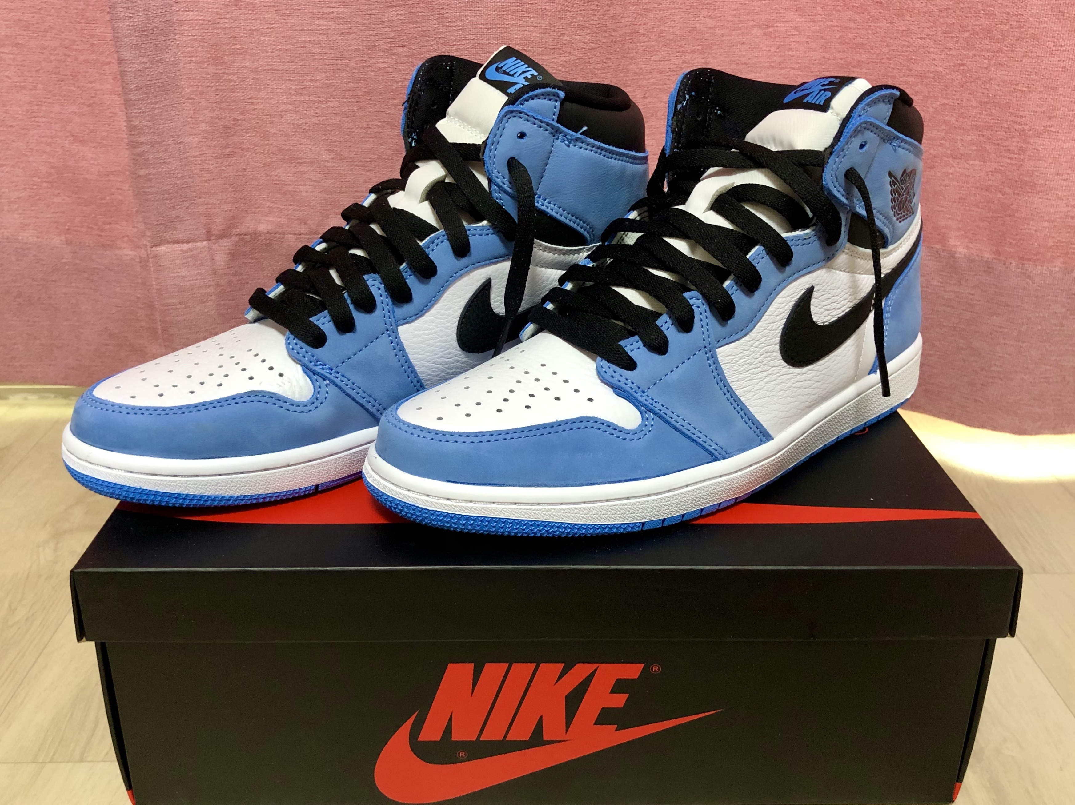 Jordan 1 Retro High OG University Blue 착용 스타일 - 2