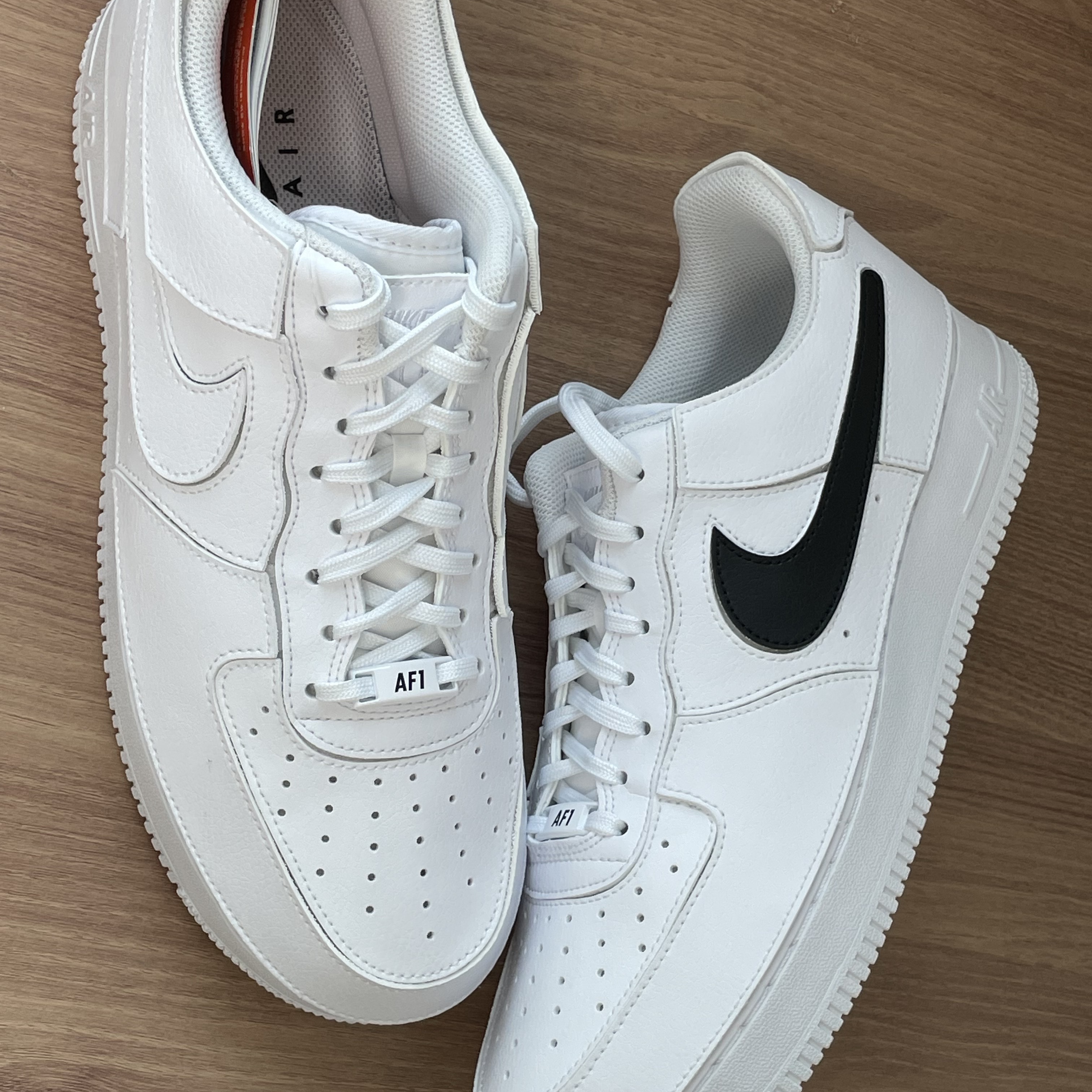 Nike Air Force 1/1 Triple White 착용 스타일