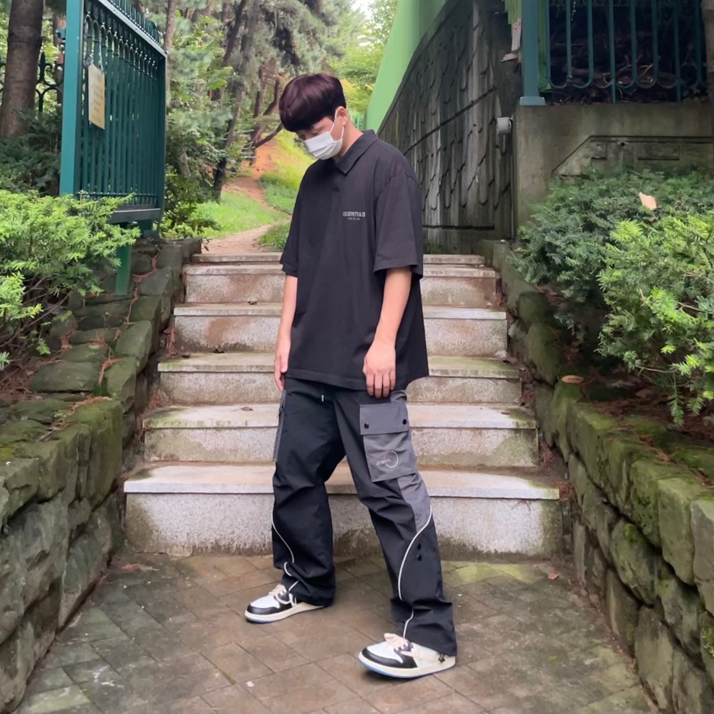 Essentials Short Sleeve Boxy Polo Dark Slate/Stretch Limo/Black - 20SS, Jordan 1 x Travis Scott x Fragment Retro Low OG SP Military Blue 착용 스타일