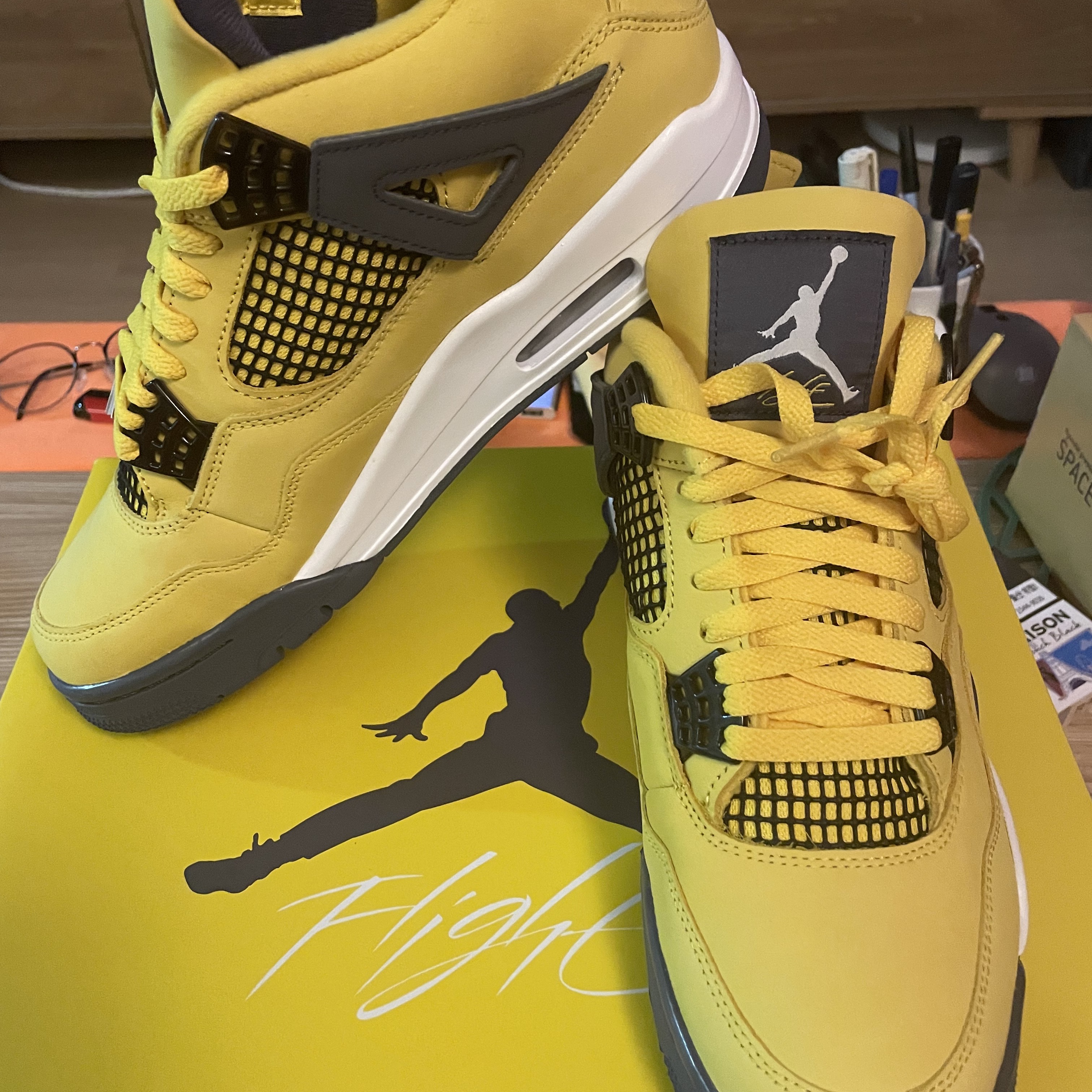 Jordan 4 Retro Tour Yellow 착용 스타일 - 4