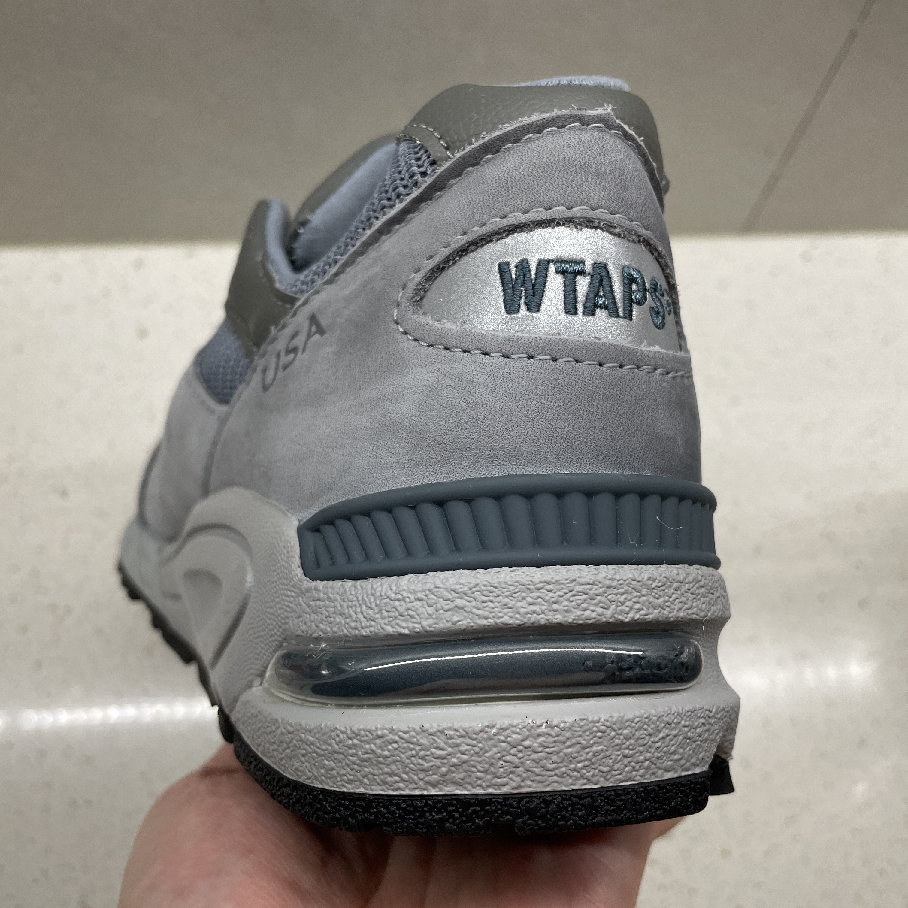 New Balance x WTAPS 990v2 Made in USA Grey 착용 스타일