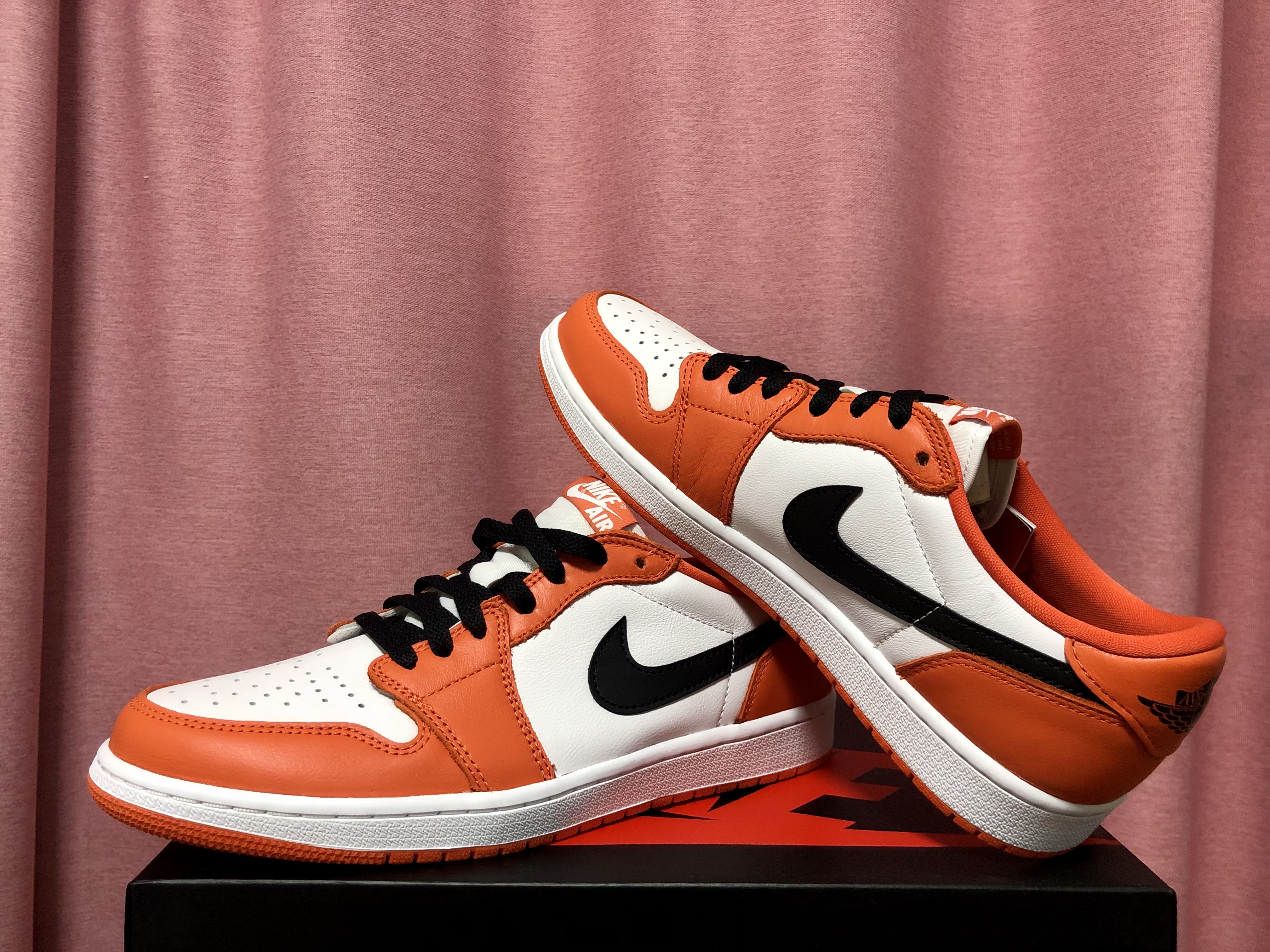 Jordan 1 Low OG Starfish 착용 스타일 - 1