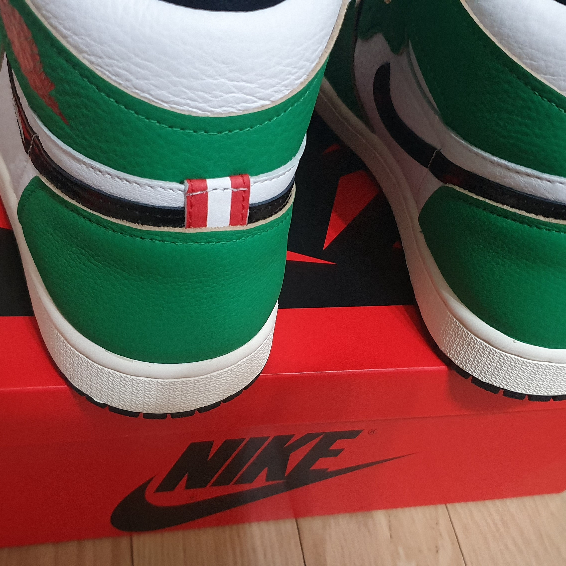 (W) Jordan 1 Retro High OG Lucky Green 착용 스타일 - 3