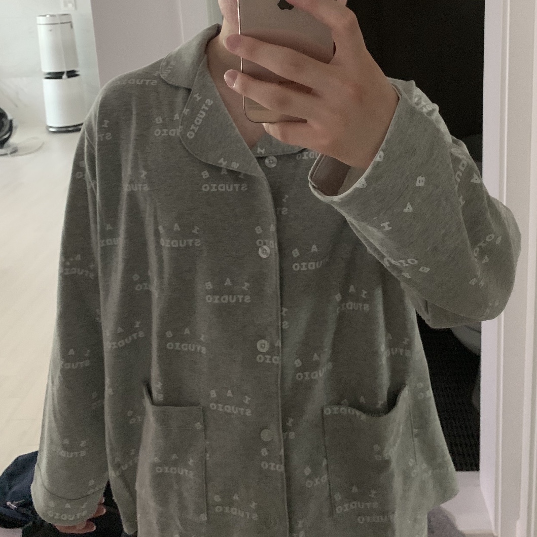 IAB Studio At Home Pajama Set Gray 착용 스타일