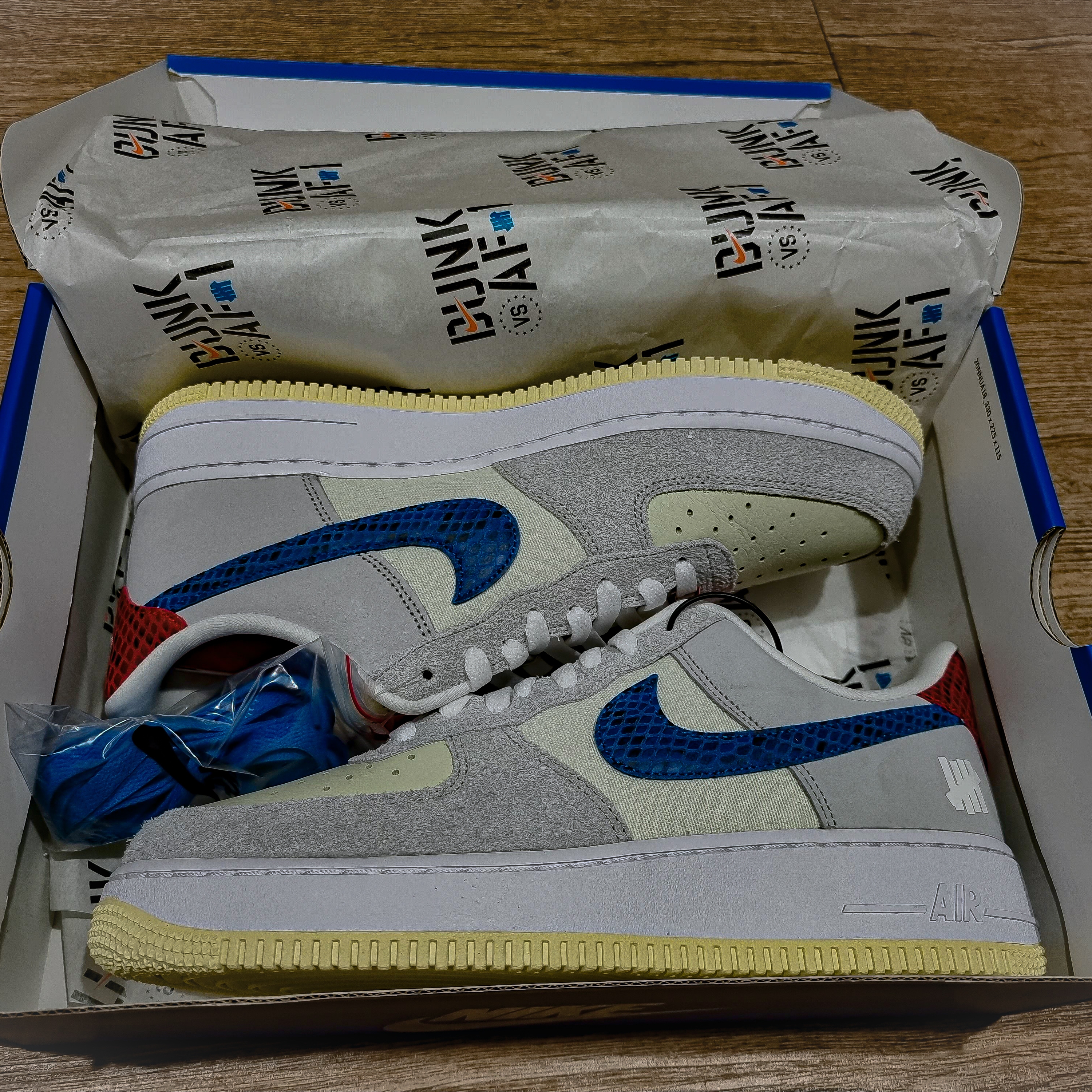 Nike x Undefeated Air Force 1 Low SP 5 On It 착용 스타일 - 2