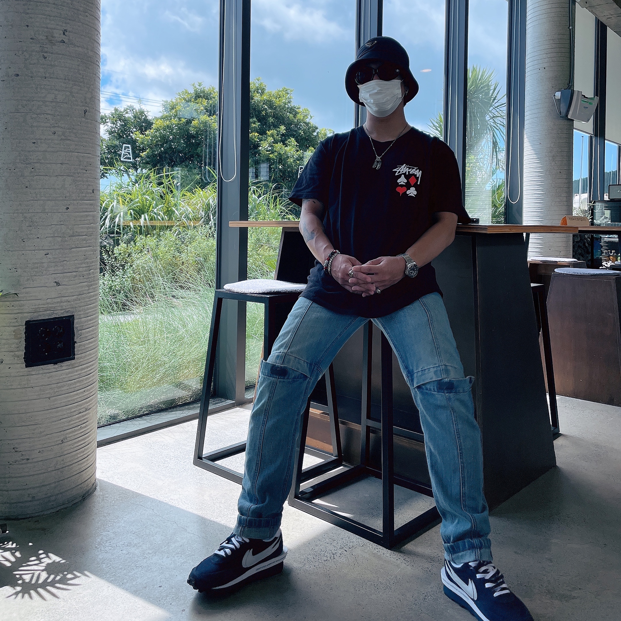 Nike x Sacai x Fragment LDWaffle Blackened Blue, Stussy Full Deck 2 T-Shirt Black 착용 스타일