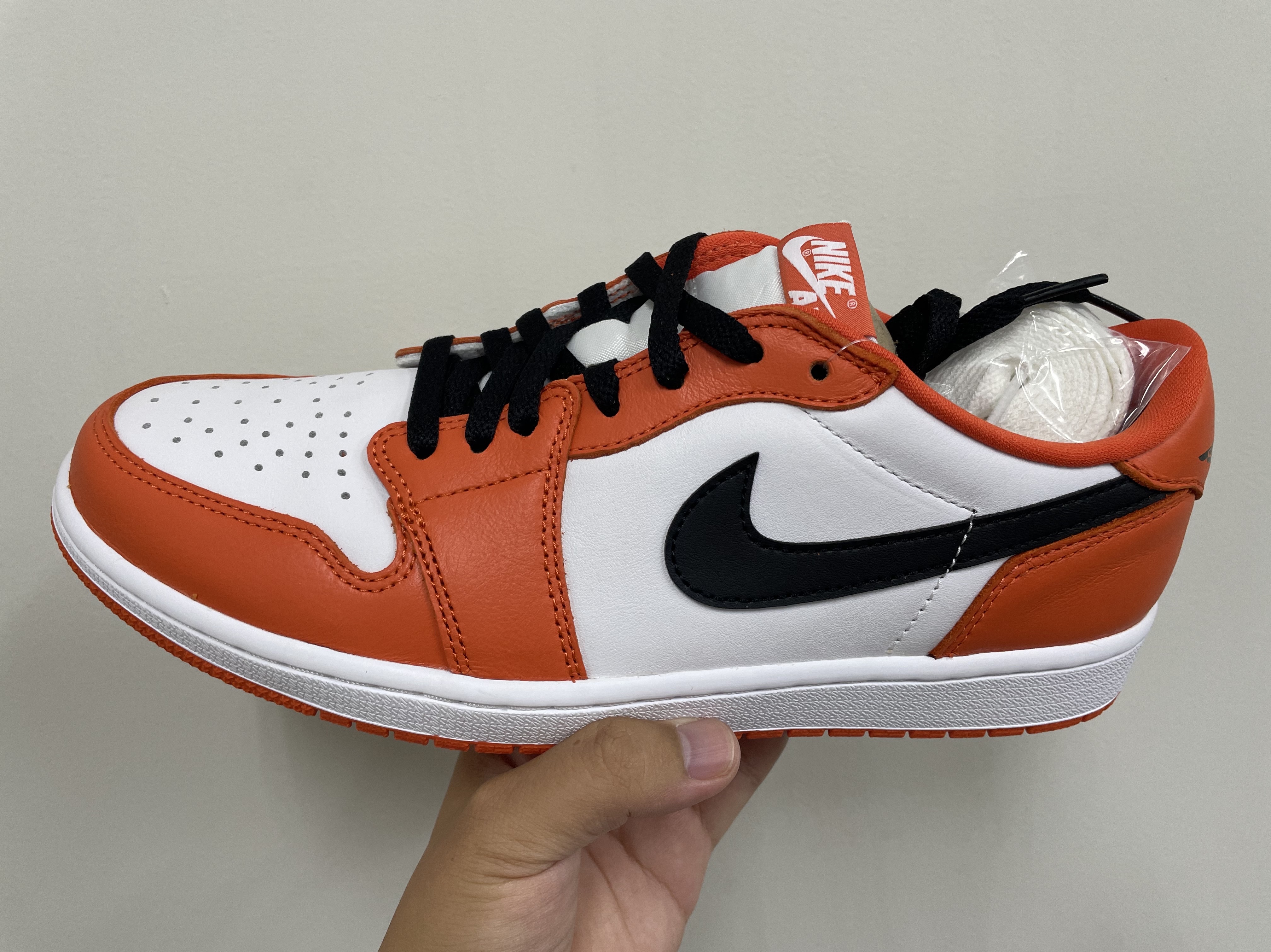 Jordan 1 Low OG Starfish 착용 스타일