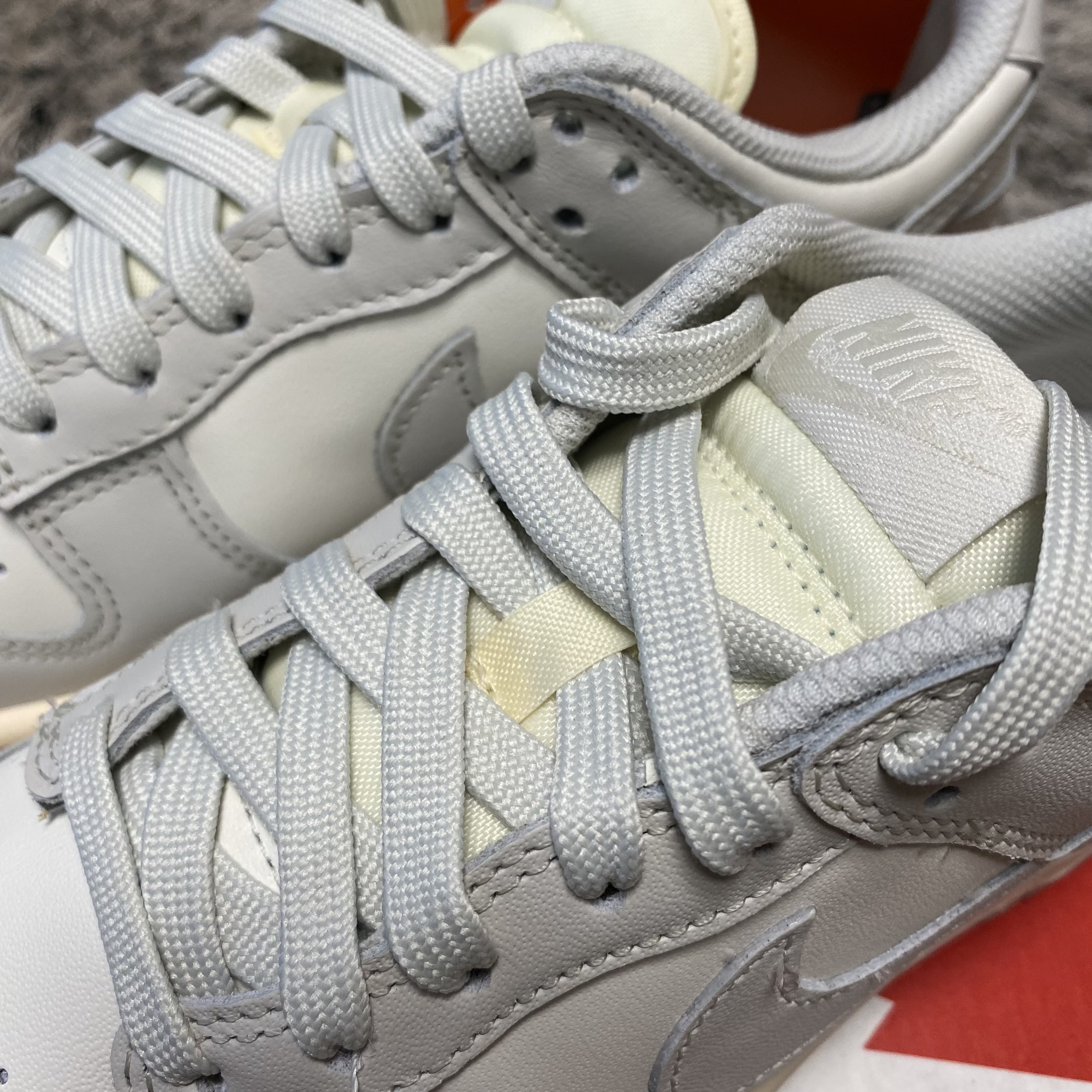 (W) Nike Dunk Low Light Bone 착용 스타일 - 2