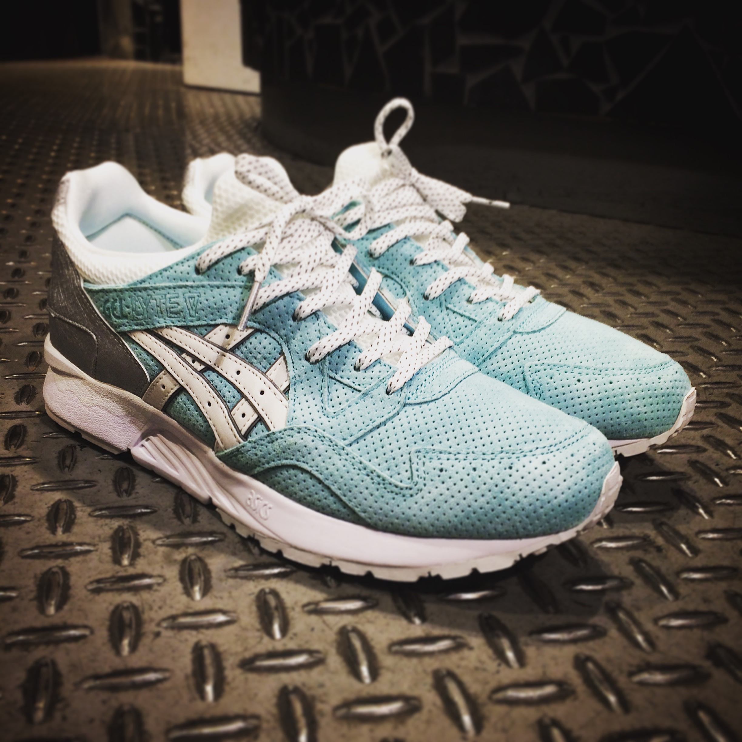Asics x Diamond Supply Co. x Ronnie Fieg Gel-Lyte V Tiffany Grey 착용 스타일