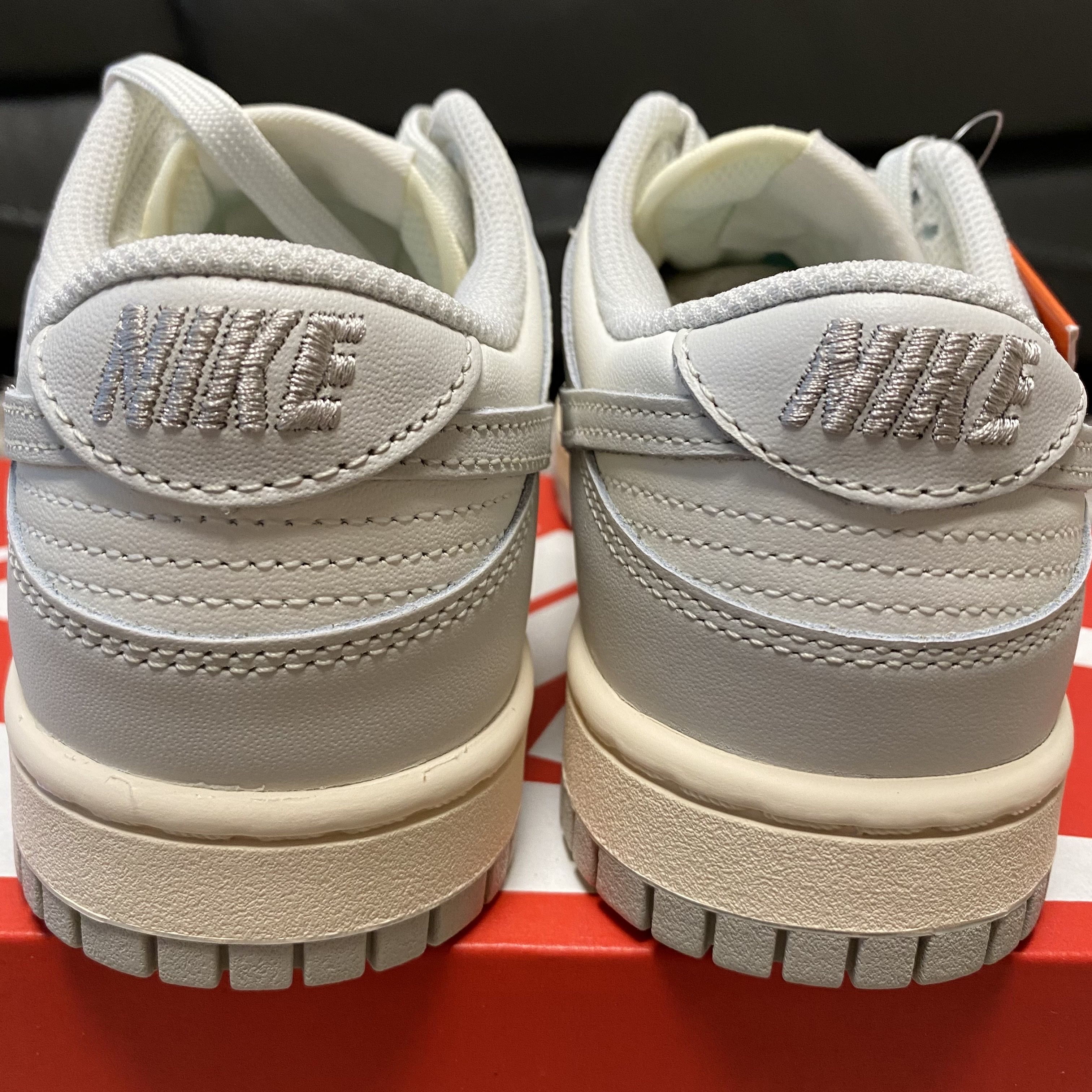 (W) Nike Dunk Low Light Bone 착용 스타일 - 4