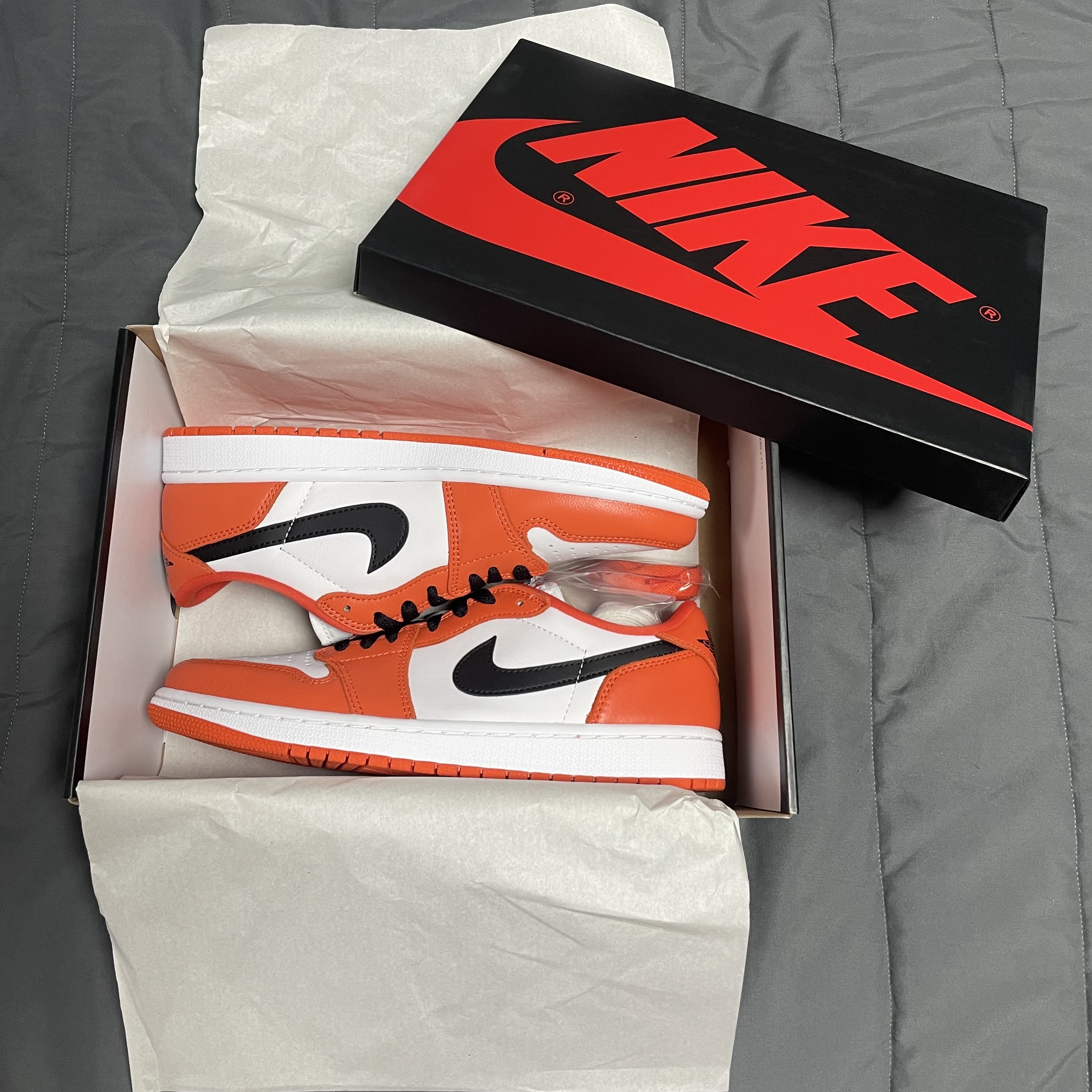 Jordan 1 Low OG Starfish 착용 스타일 - 1