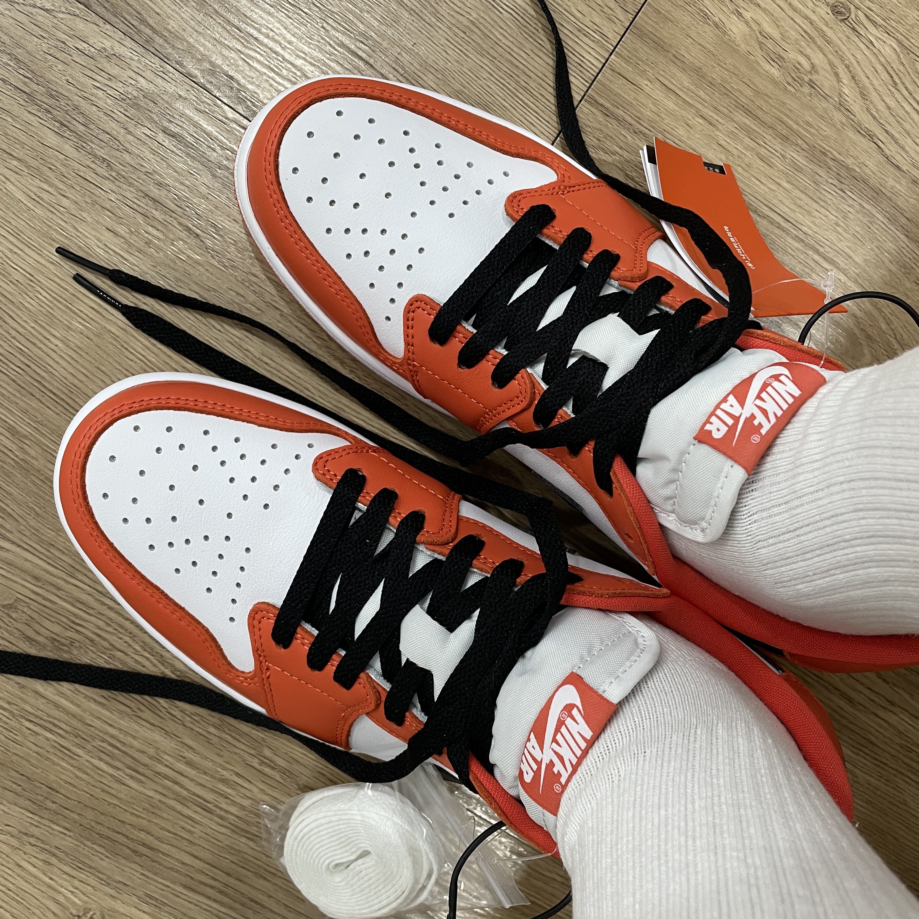 Jordan 1 Low OG Starfish, Jordan 1 x Travis Scott x Fragment Retro Low OG SP Military Blue 착용 스타일 - 3