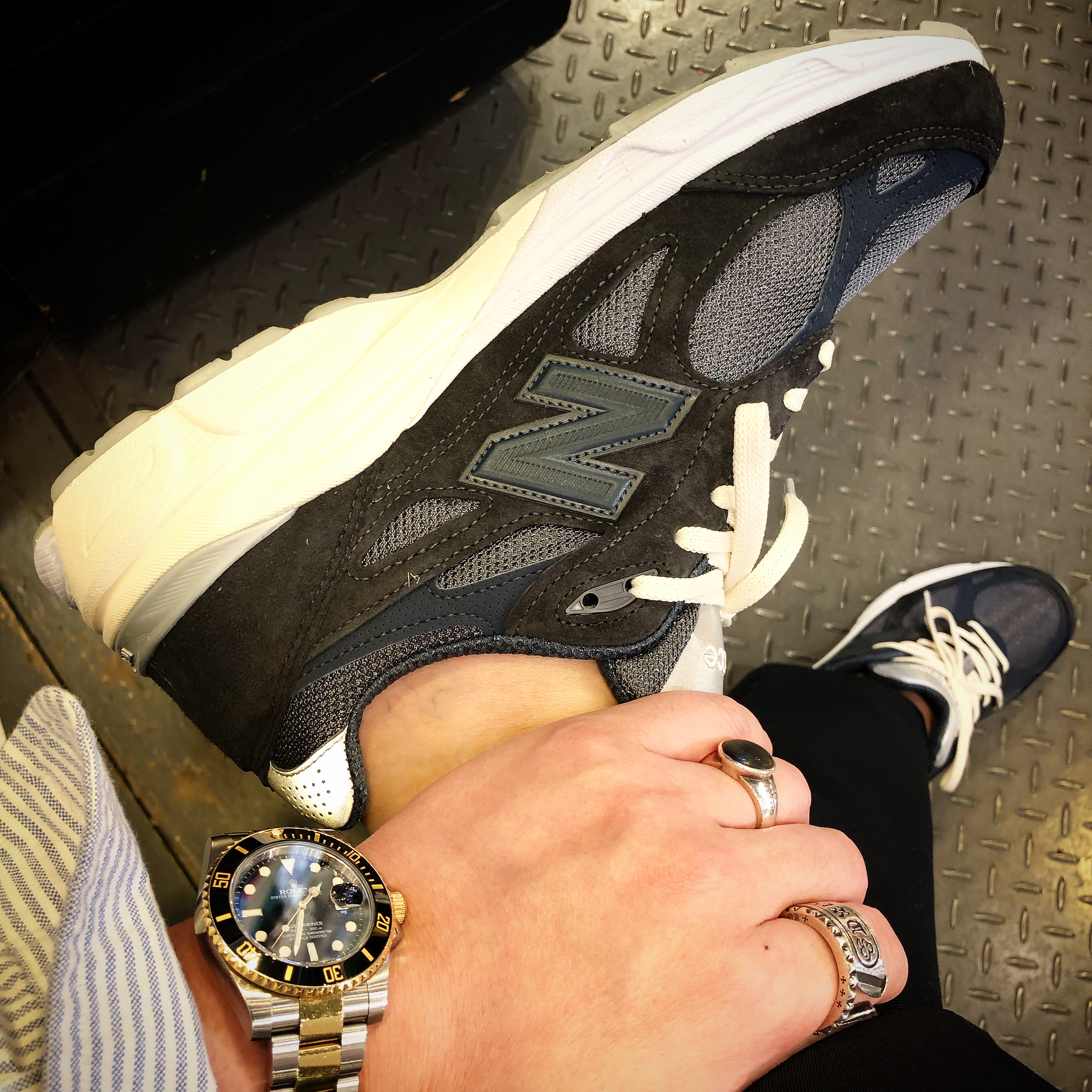 New Balance x Kith 990v3 Genesis 착용 스타일