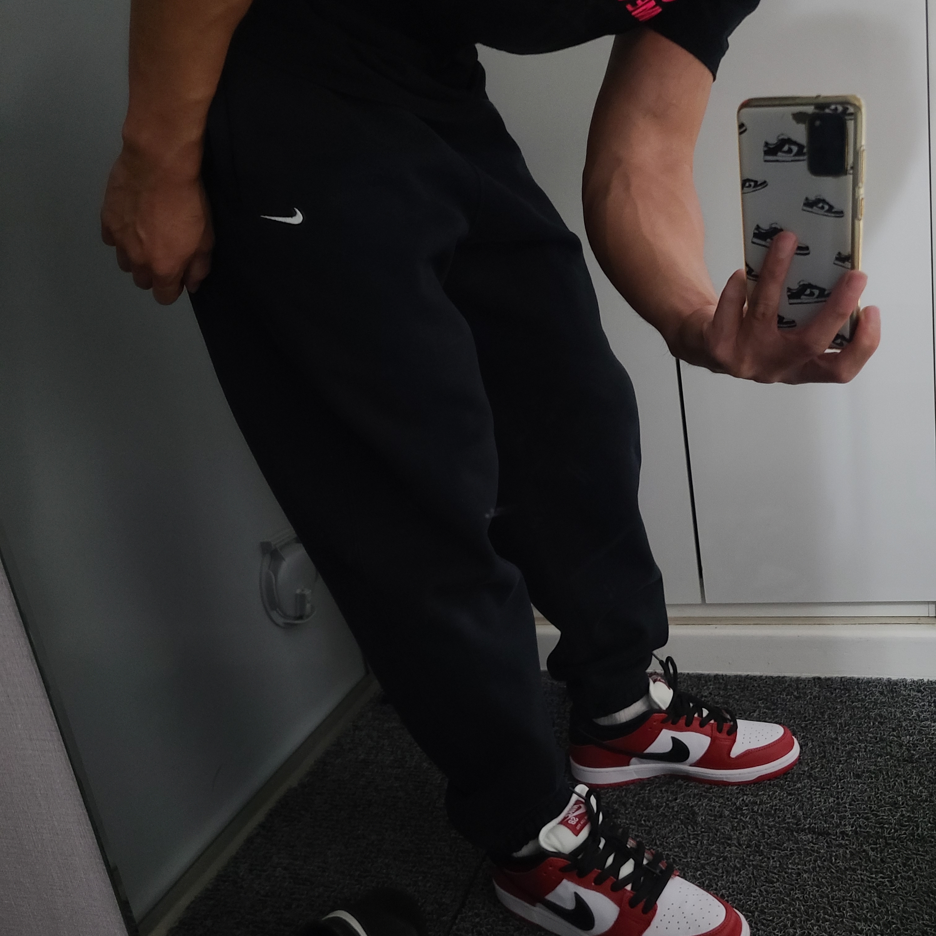 Nike SB Dunk Low Pro Chicago, Nike NRG Solo Swoosh Fleece Pants Black - US/EU 착용 스타일 - 1
