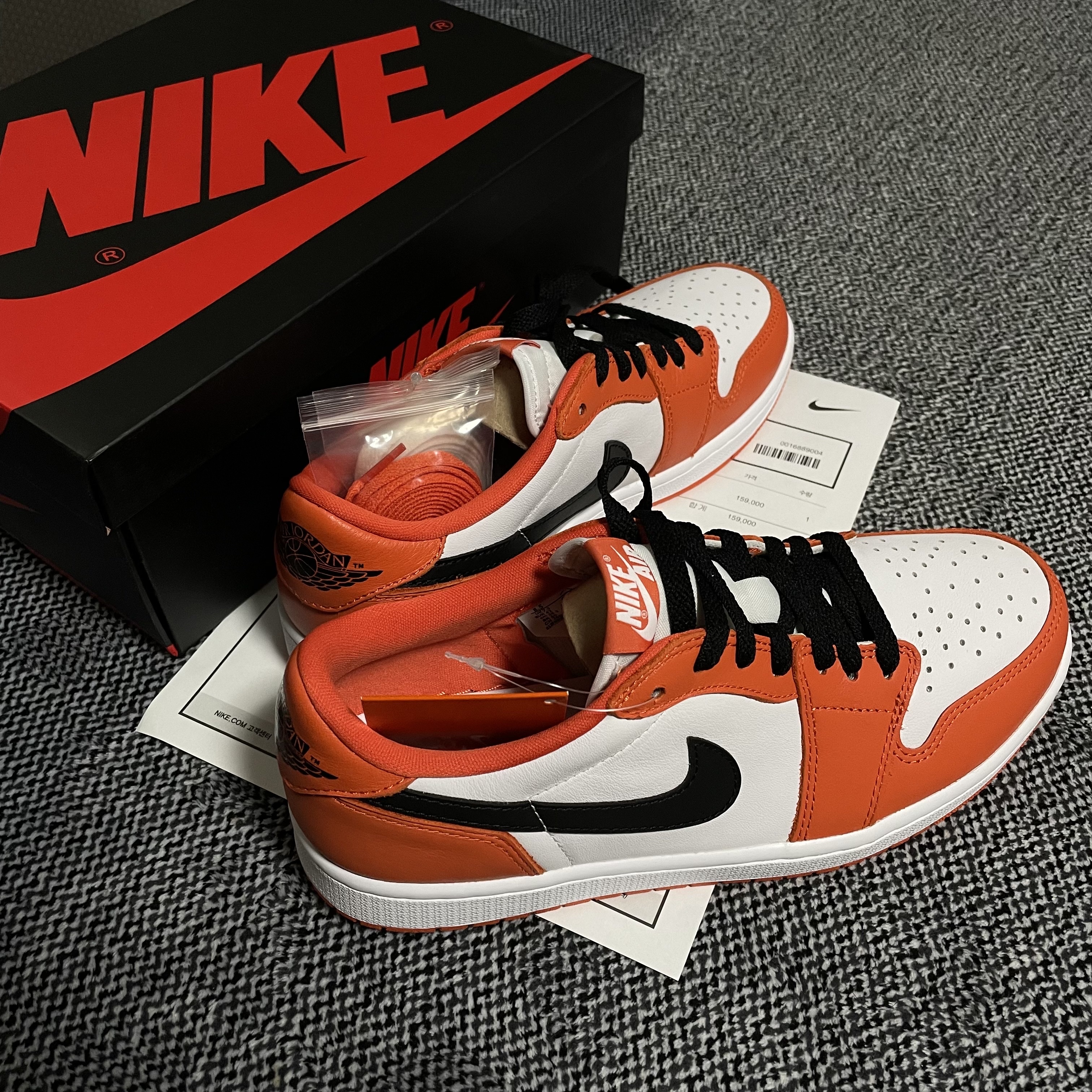 Jordan 1 Low OG Starfish 착용 스타일