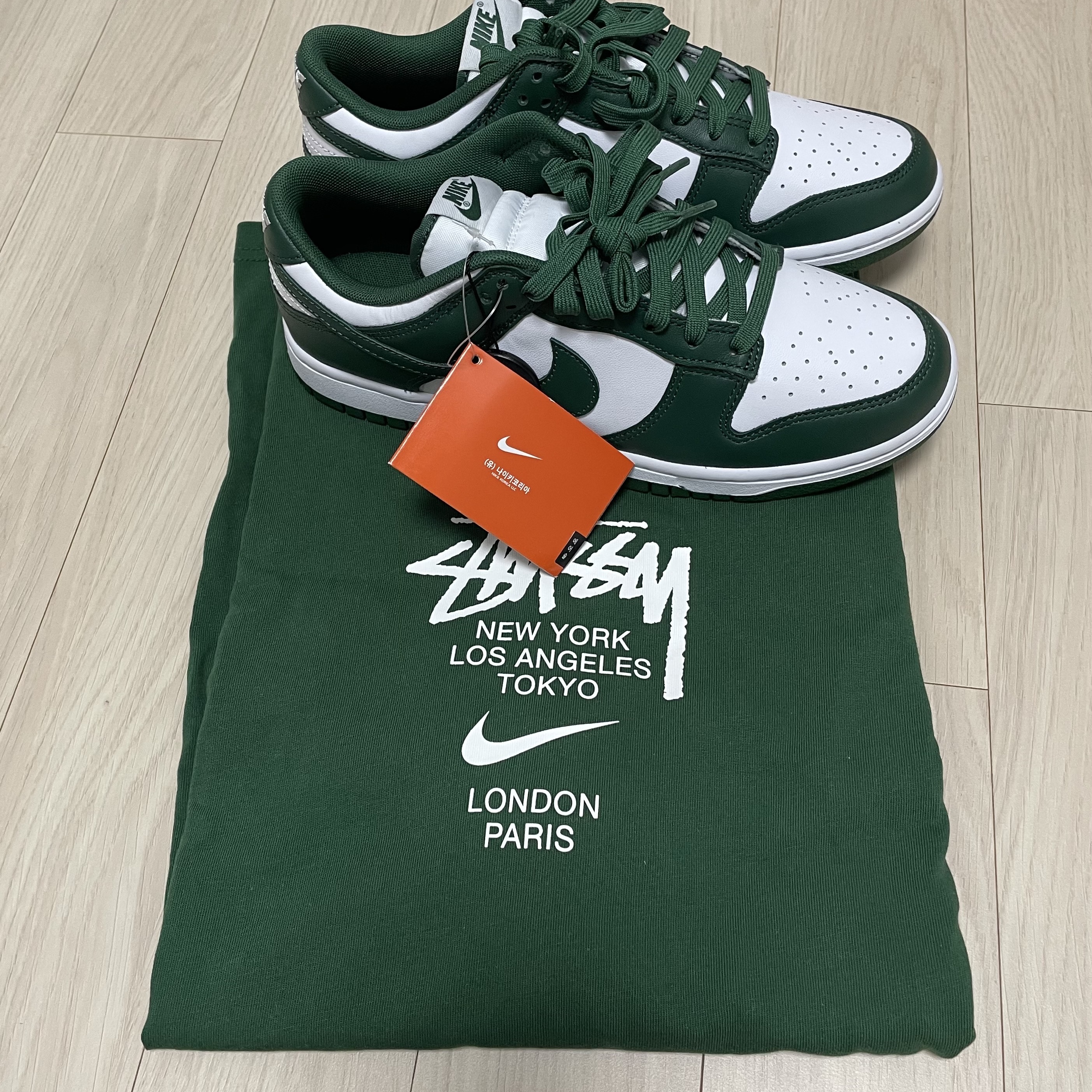 Nike x Stussy WT T-Shirt Green - US/EU, Nike Dunk Low Retro Varsity Green 착용 스타일