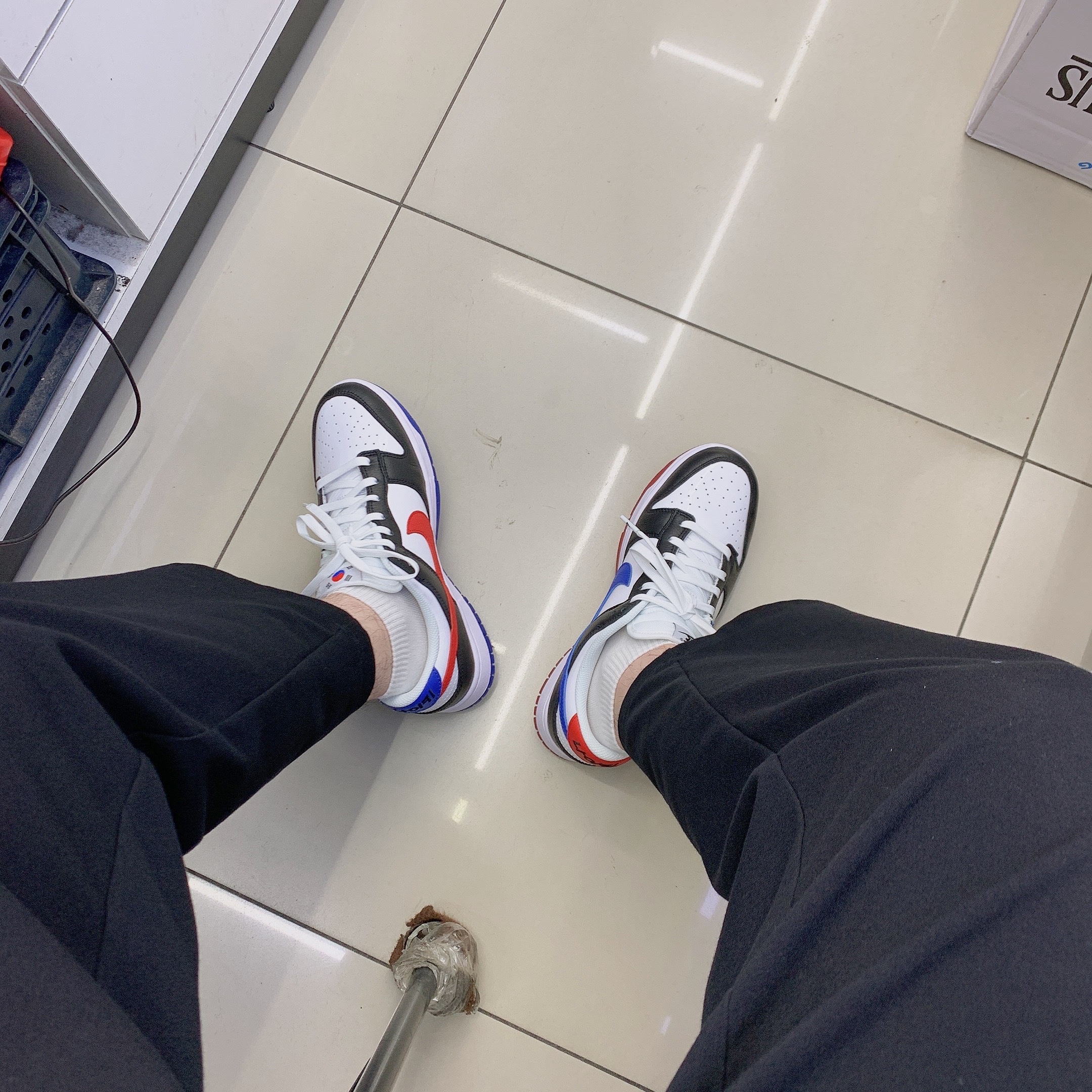Nike Dunk Low SE Seoul 착용 스타일