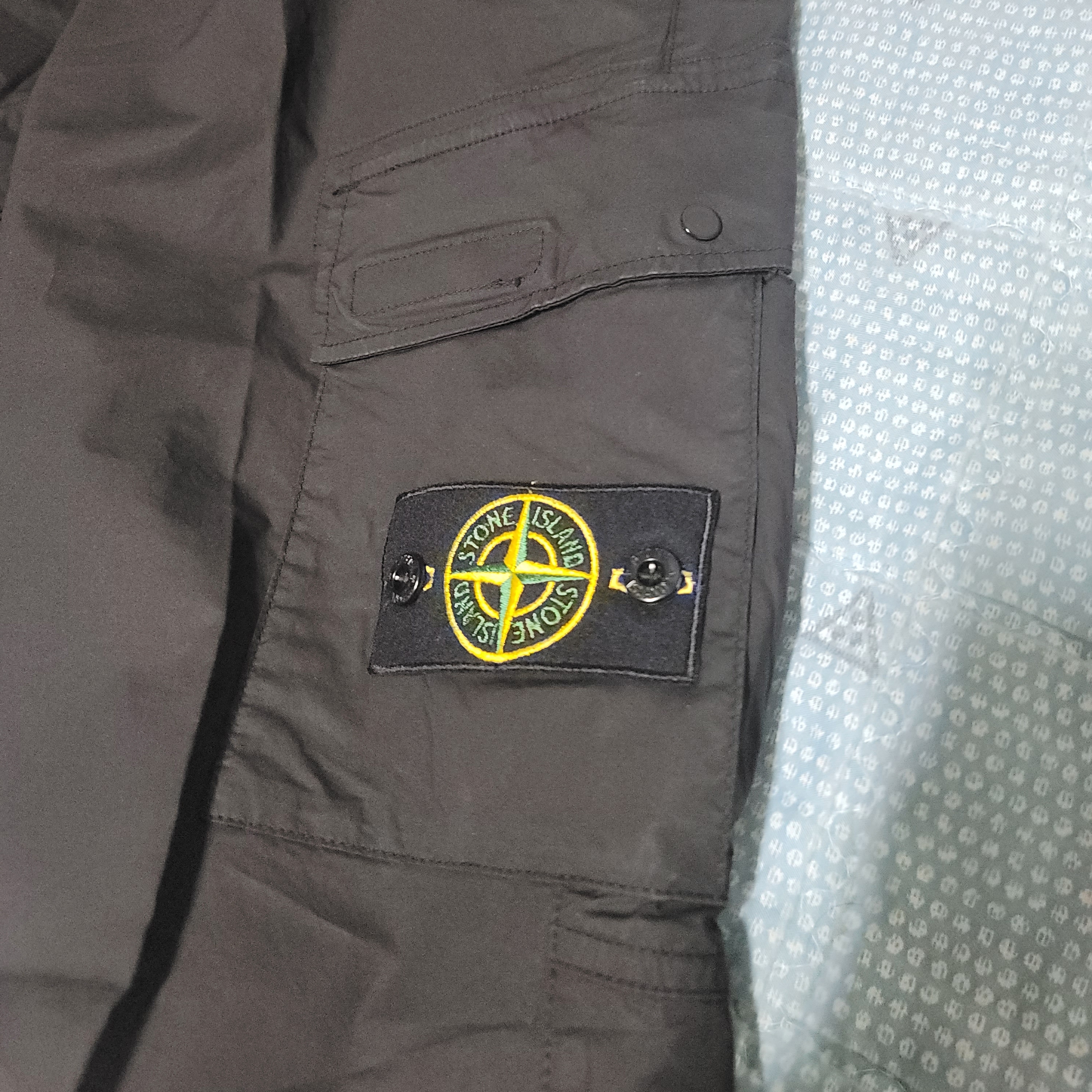 Stone Island 31303 Cargo Pants Black - 21SS 착용 스타일 - 3