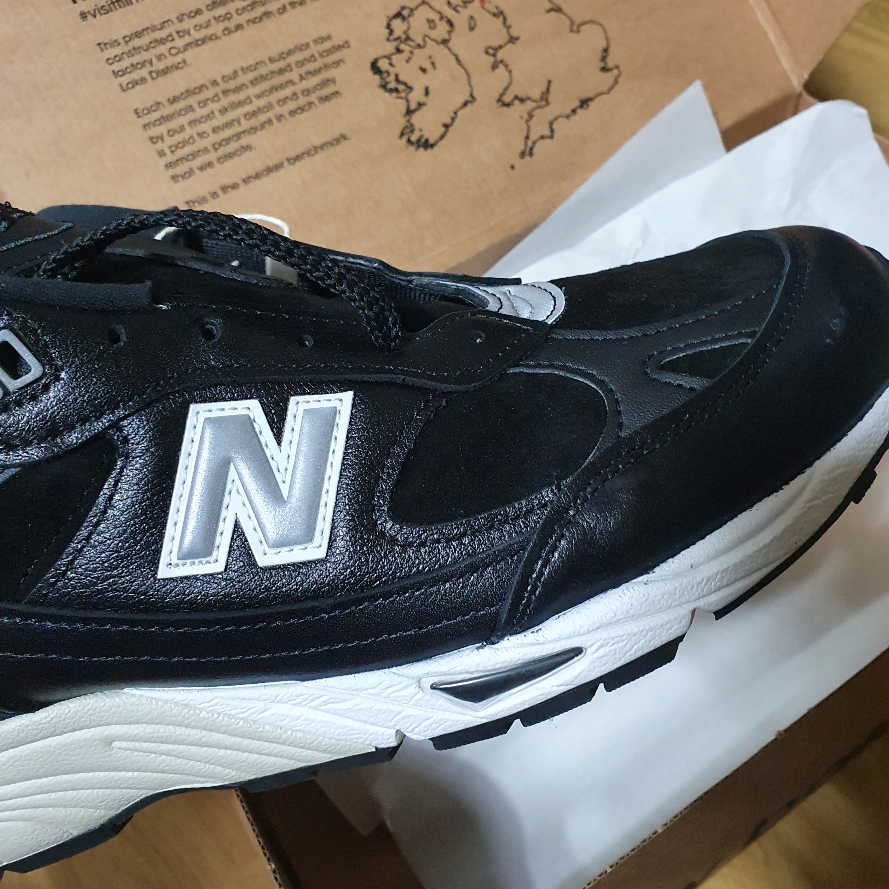 New Balance 991 Made in UK Leather Black 착용 스타일