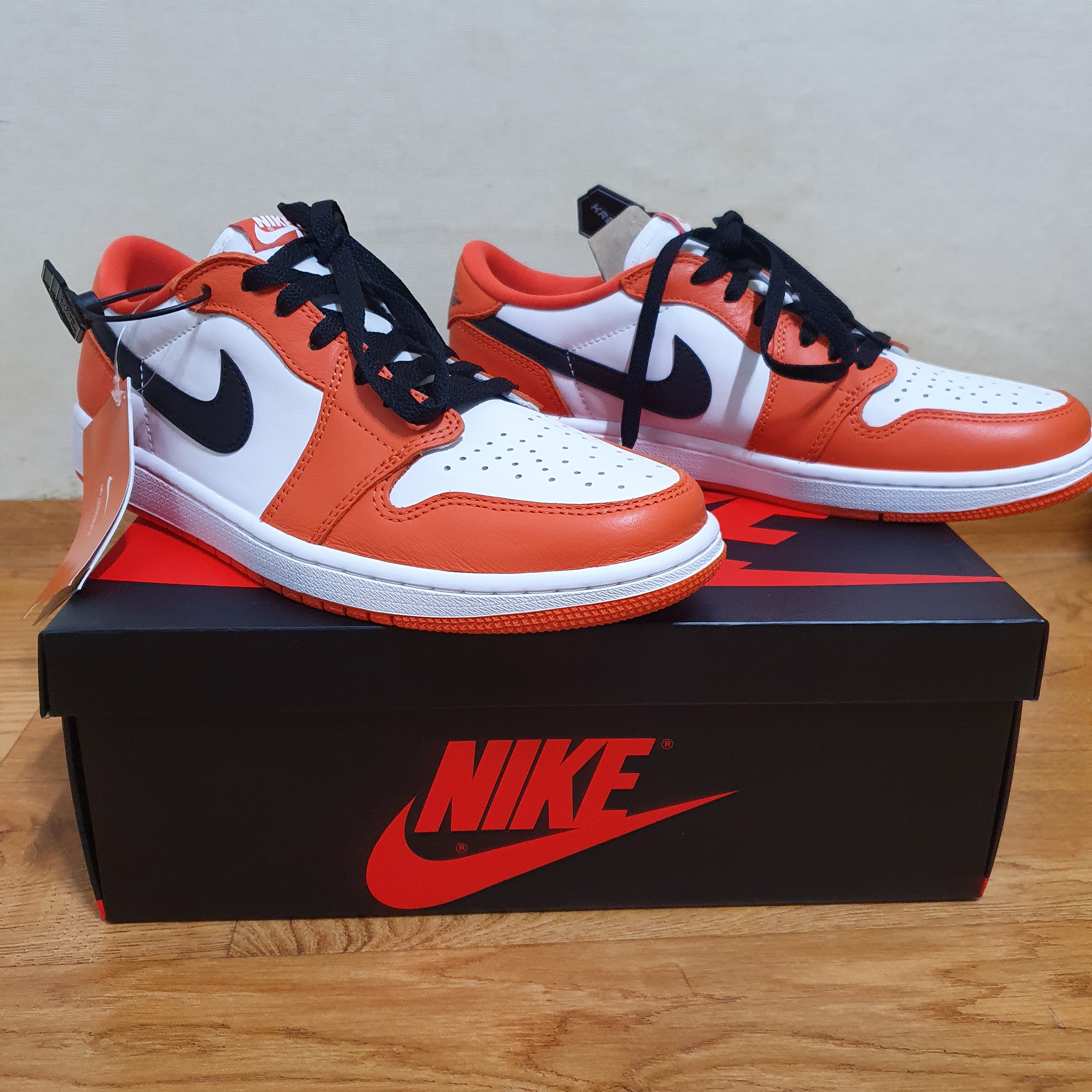 Jordan 1 Low OG Starfish 착용 스타일 - 2