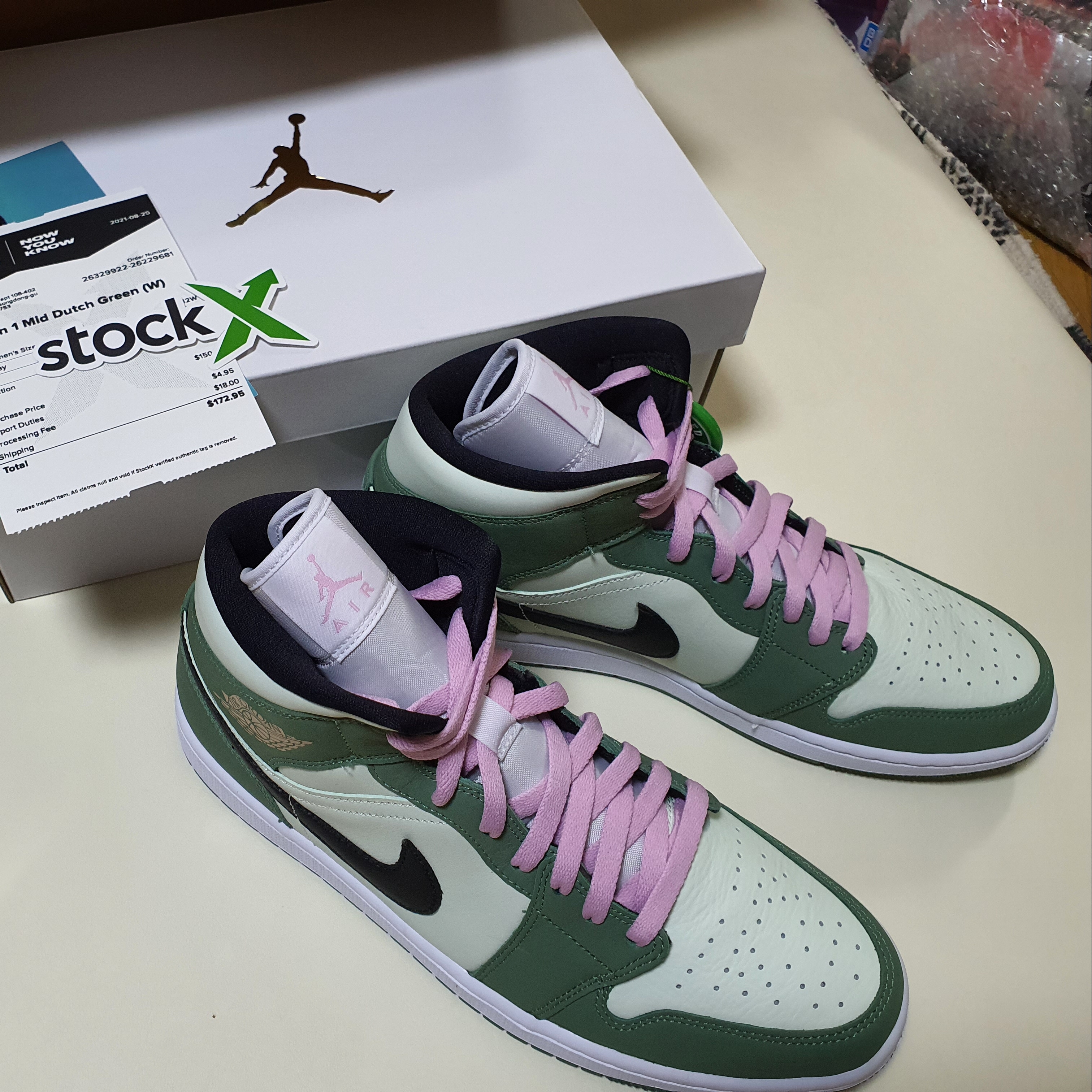 (W) Jordan 1 Mid SE Dutch Green 착용 스타일 - 1