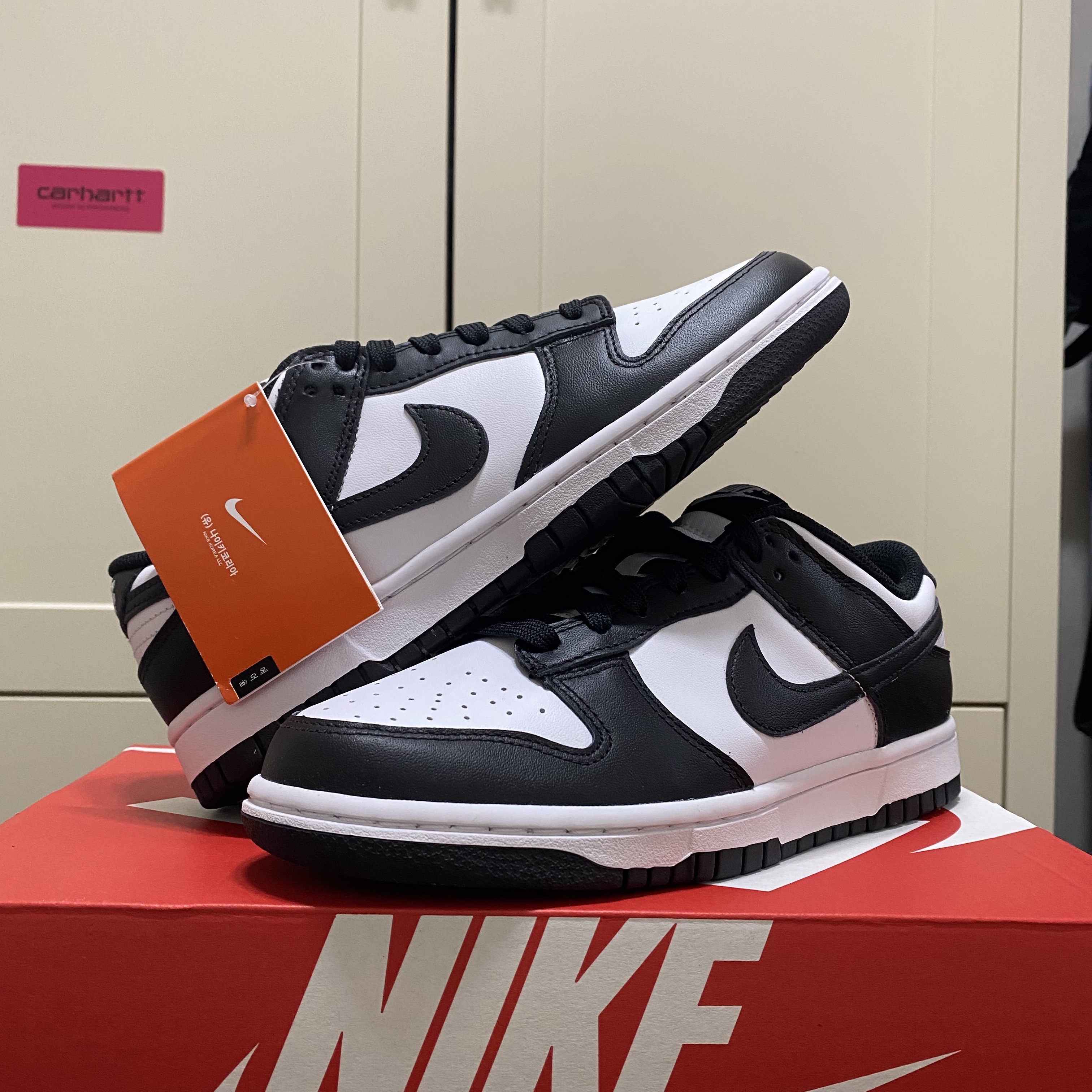 Nike Dunk Low Retro Black 착용 스타일 - 1