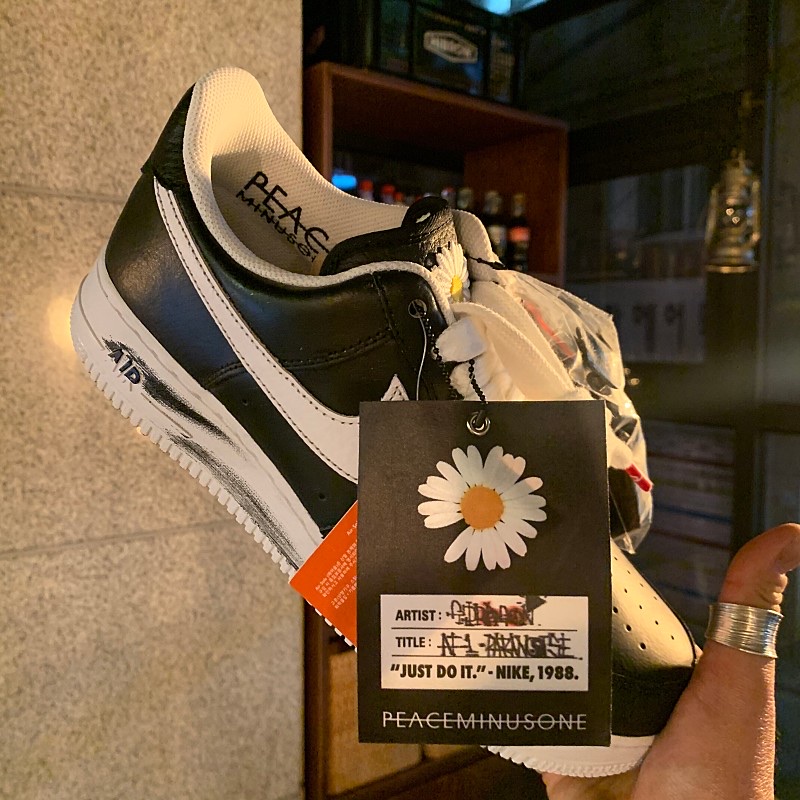 Nike x Peaceminusone Air Force 1 Low Para-Noise 착용 스타일 - 2