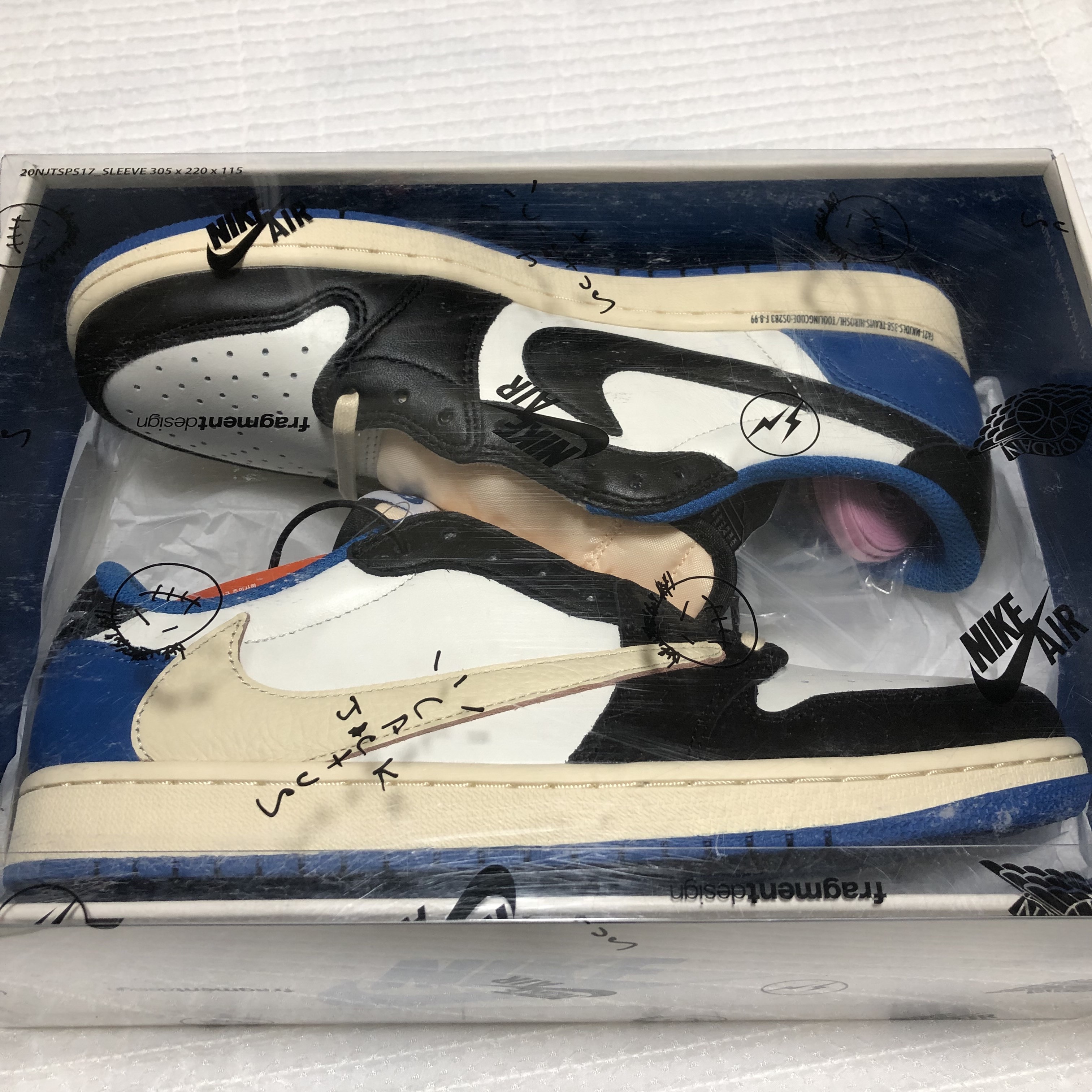 Jordan 1 x Travis Scott x Fragment Retro Low OG SP Military Blue 착용 스타일 - 1