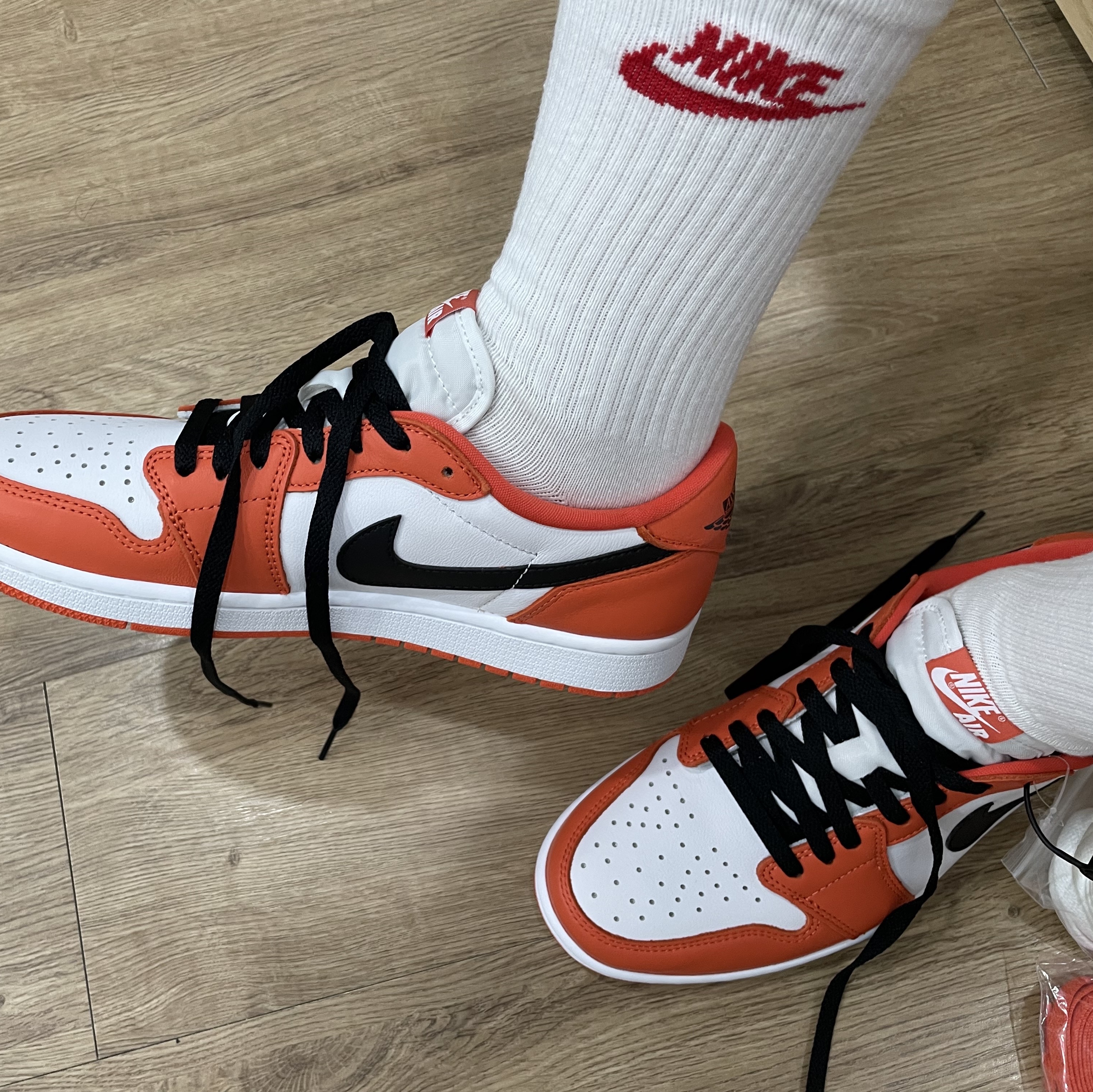 Jordan 1 Low OG Starfish, Jordan 1 x Travis Scott x Fragment Retro Low OG SP Military Blue 착용 스타일 - 2